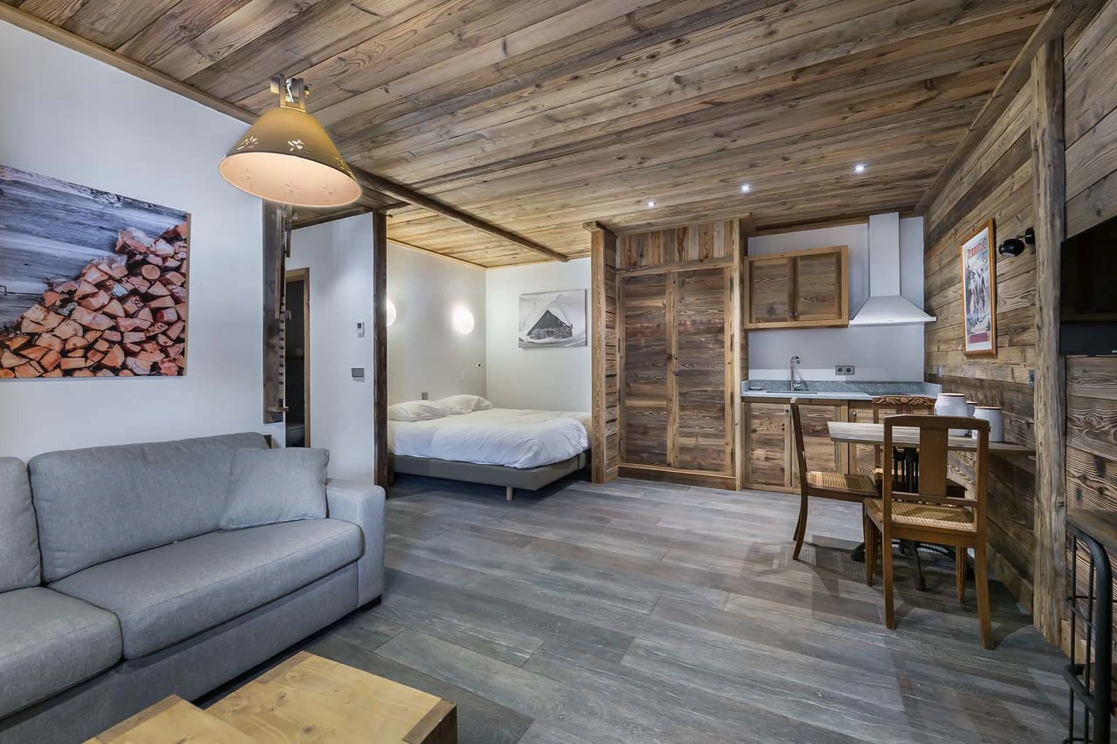 Bedroom four at Chalet Queen Mijane in Meribel