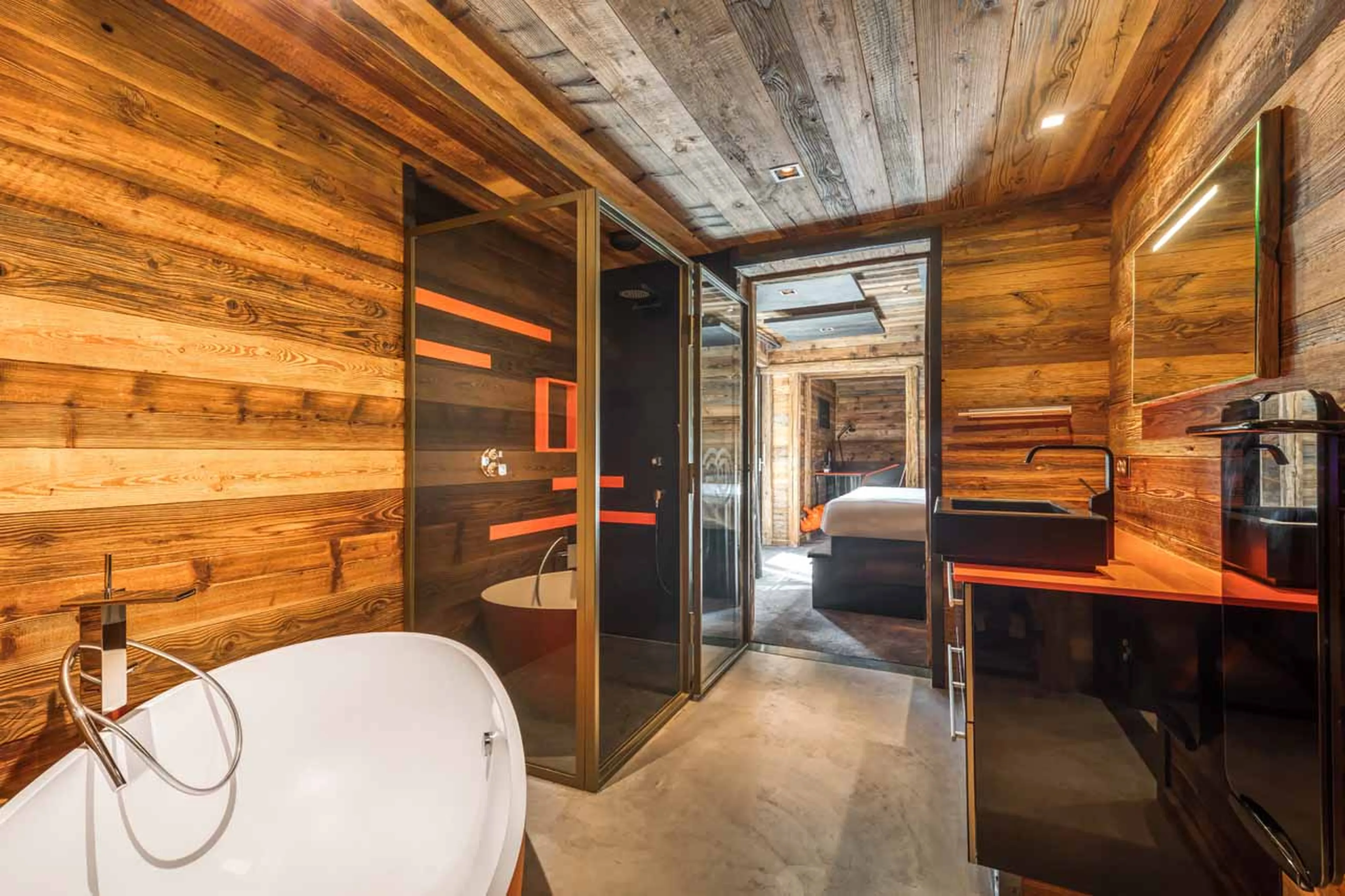 Bathroom five at Chalet Quezac in Tignes