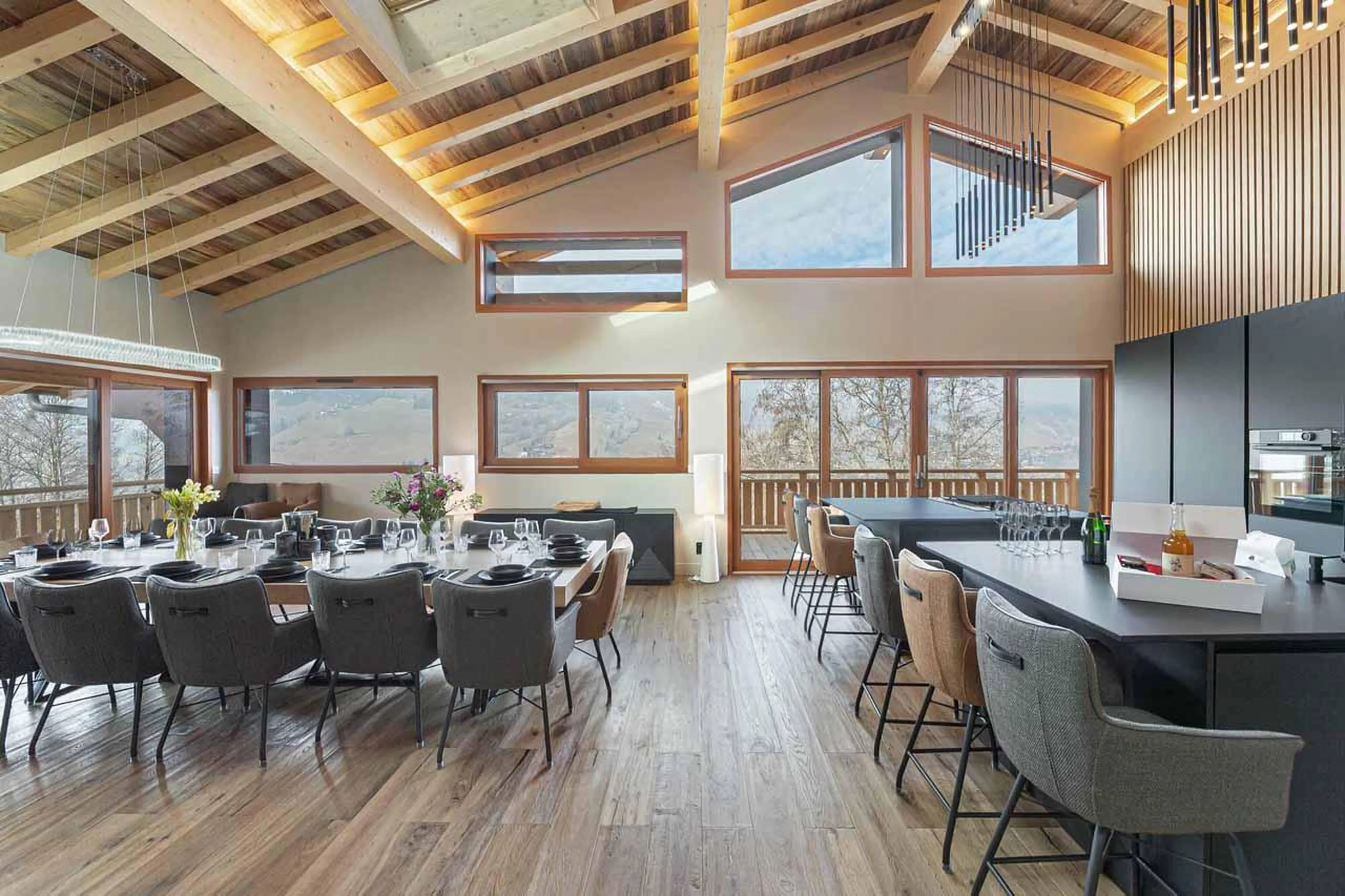 Dining area and kitchen at Chalet R Family in Megeve