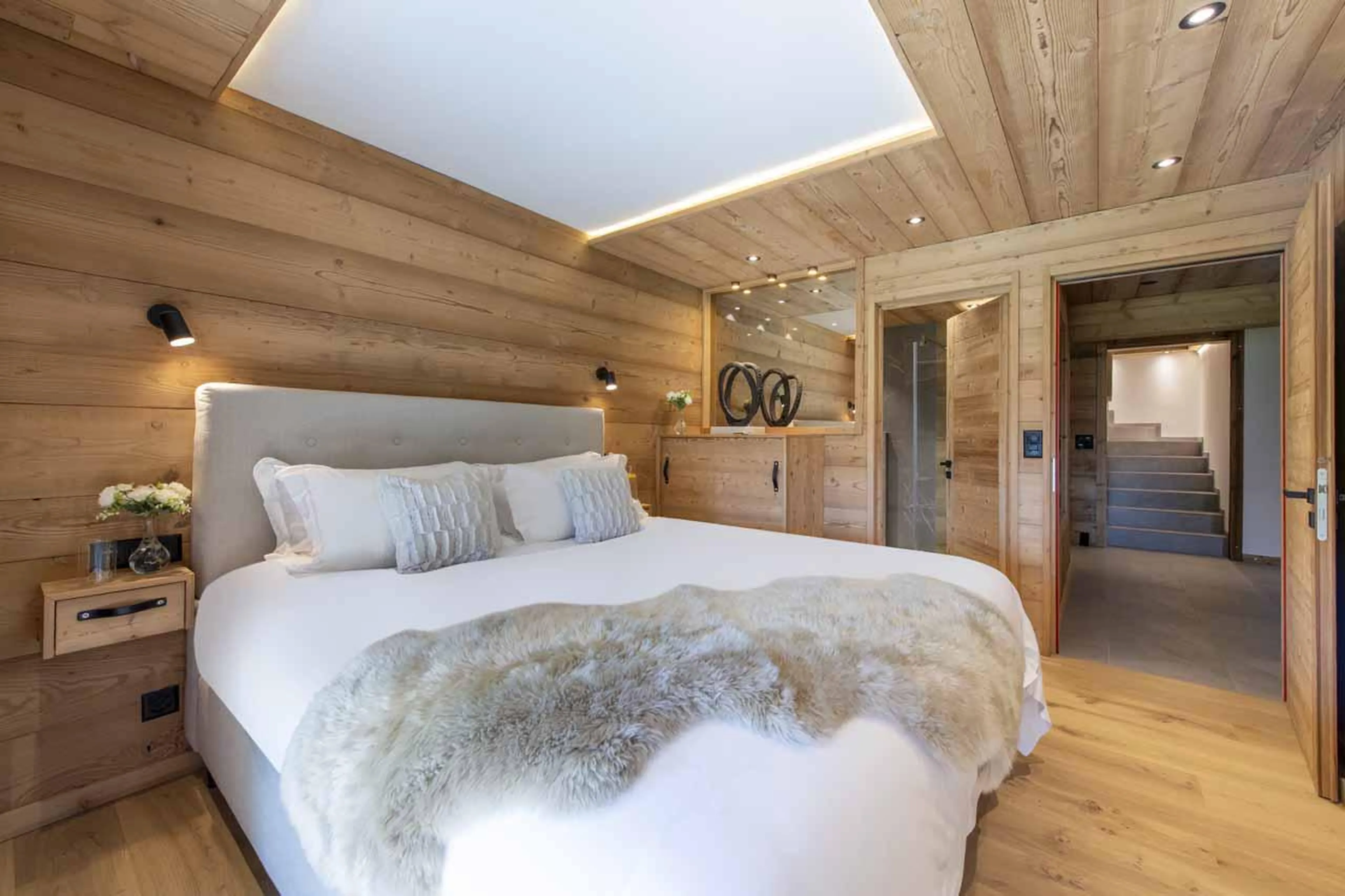 Spacious double bedroom in Chalet Ranch, Verbier