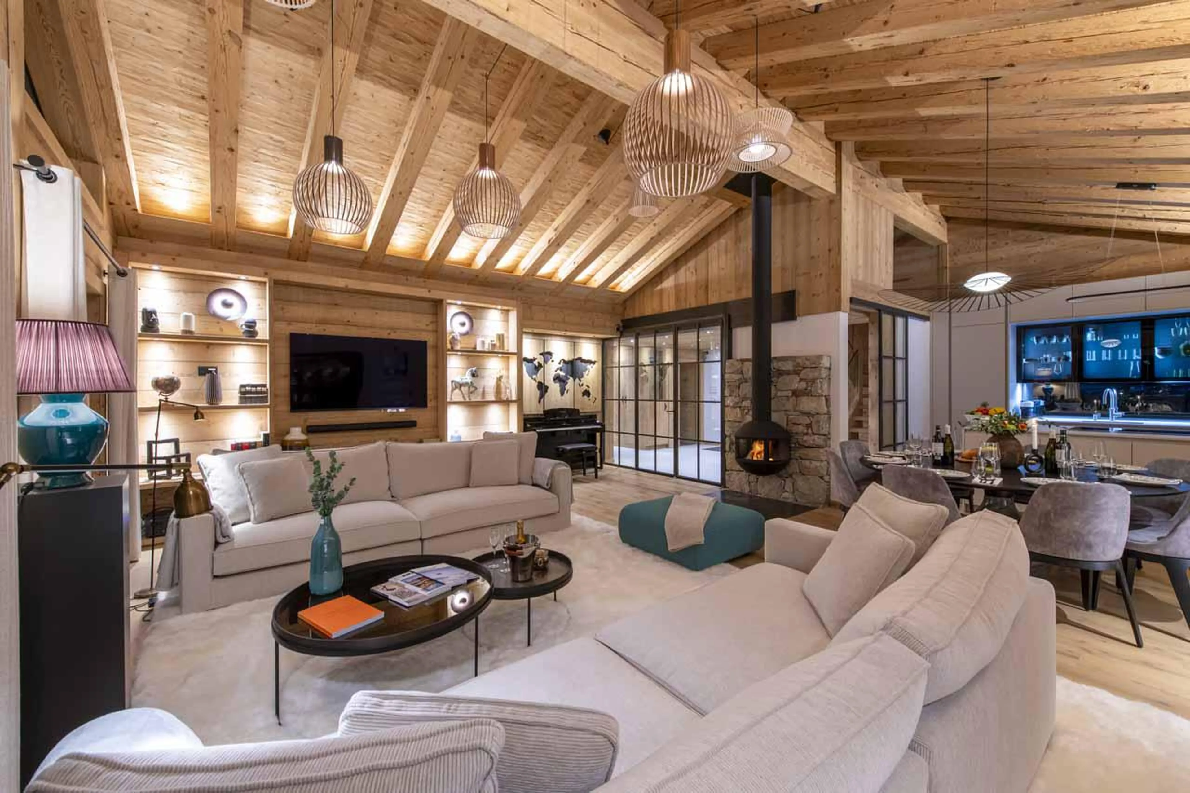 Open-plan living area in Chalet Ranch, Verbier