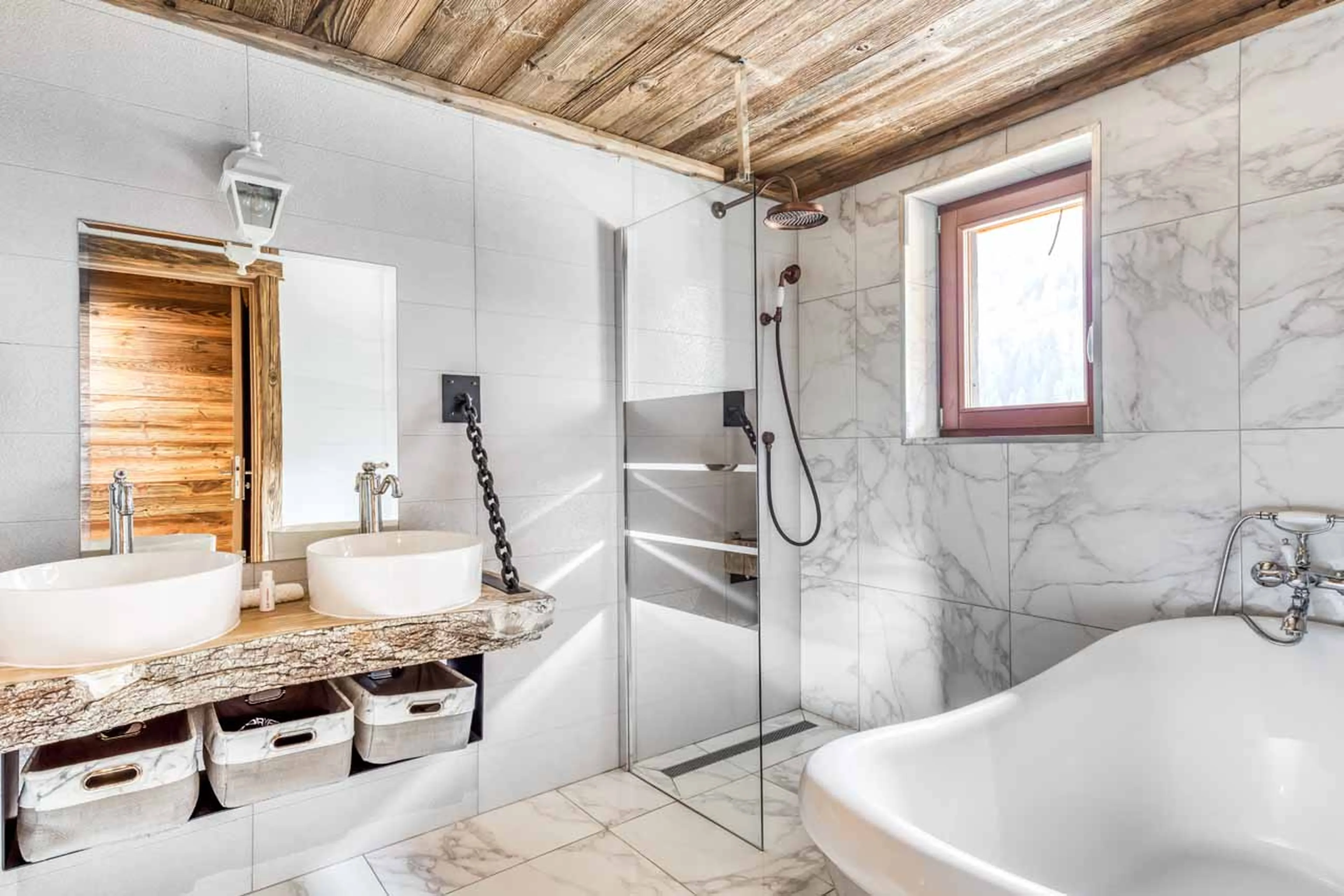 Bathroom one at Chalet Raven in Tignes