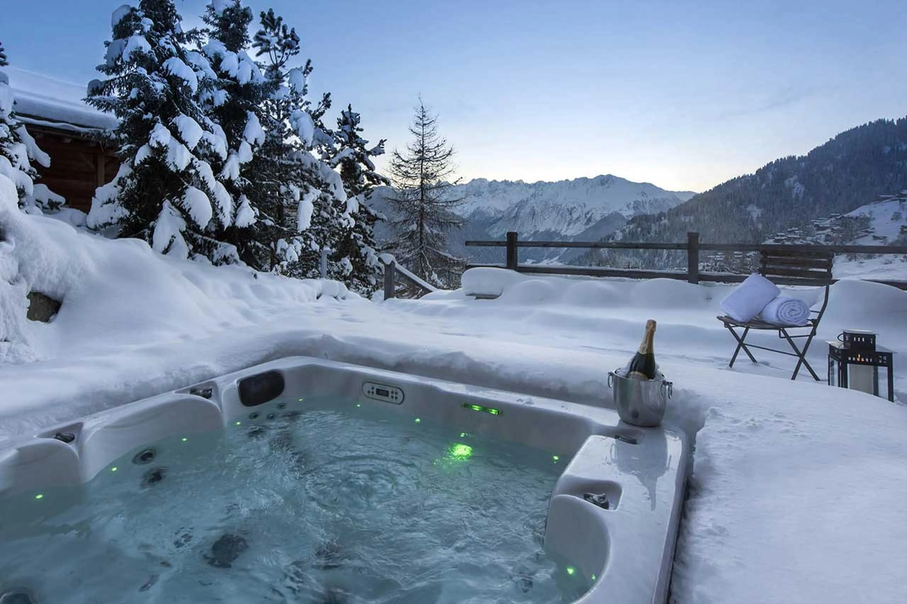Outdoor hot tub at Chalet Rock in Verbier