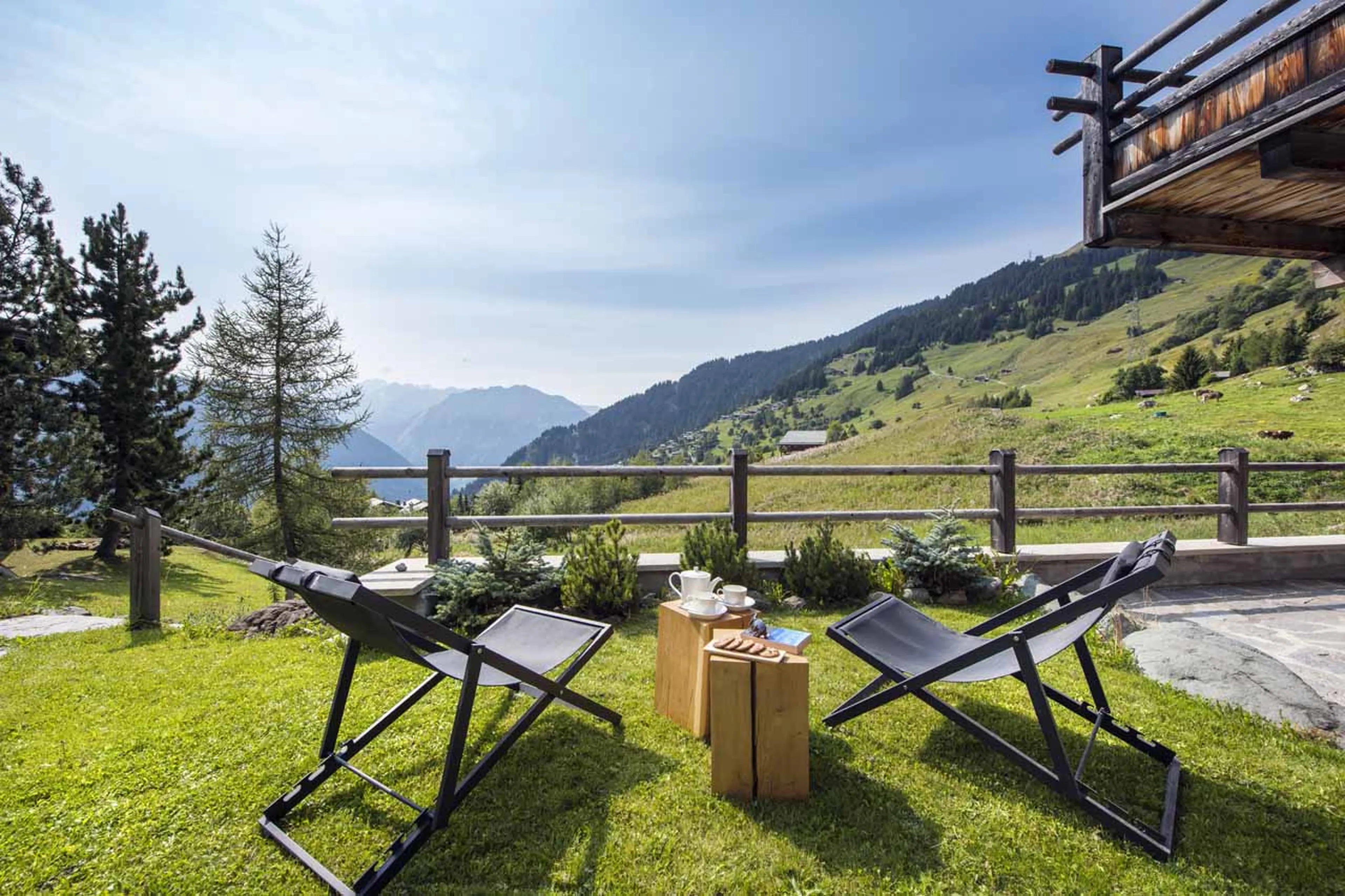 Sun loungers at Chalet Rock in Verbier
