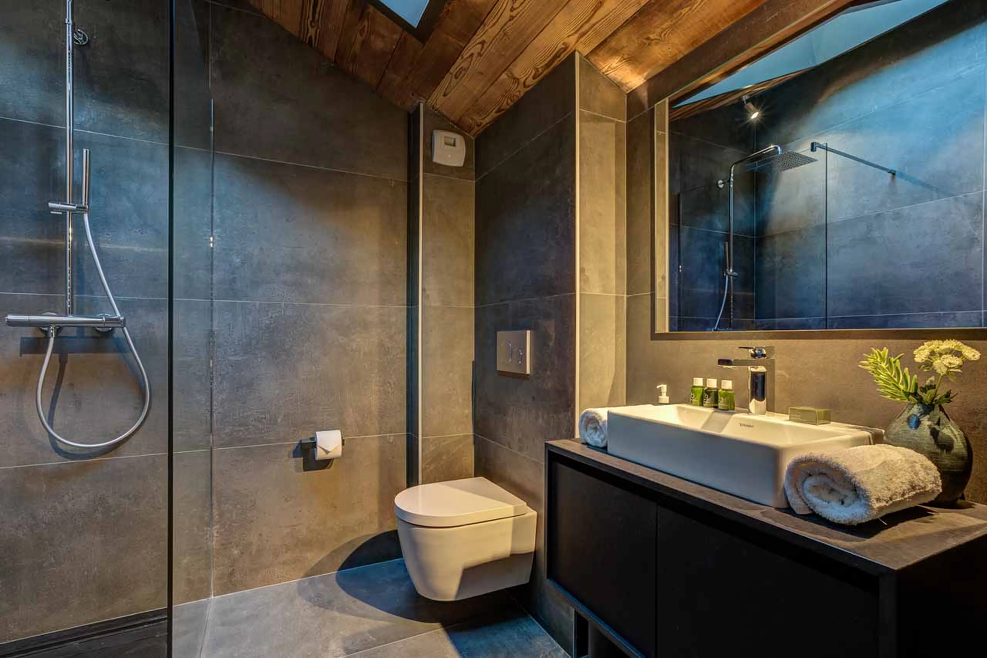 En-suite shower room at Open plan living area at Chalet Rytola