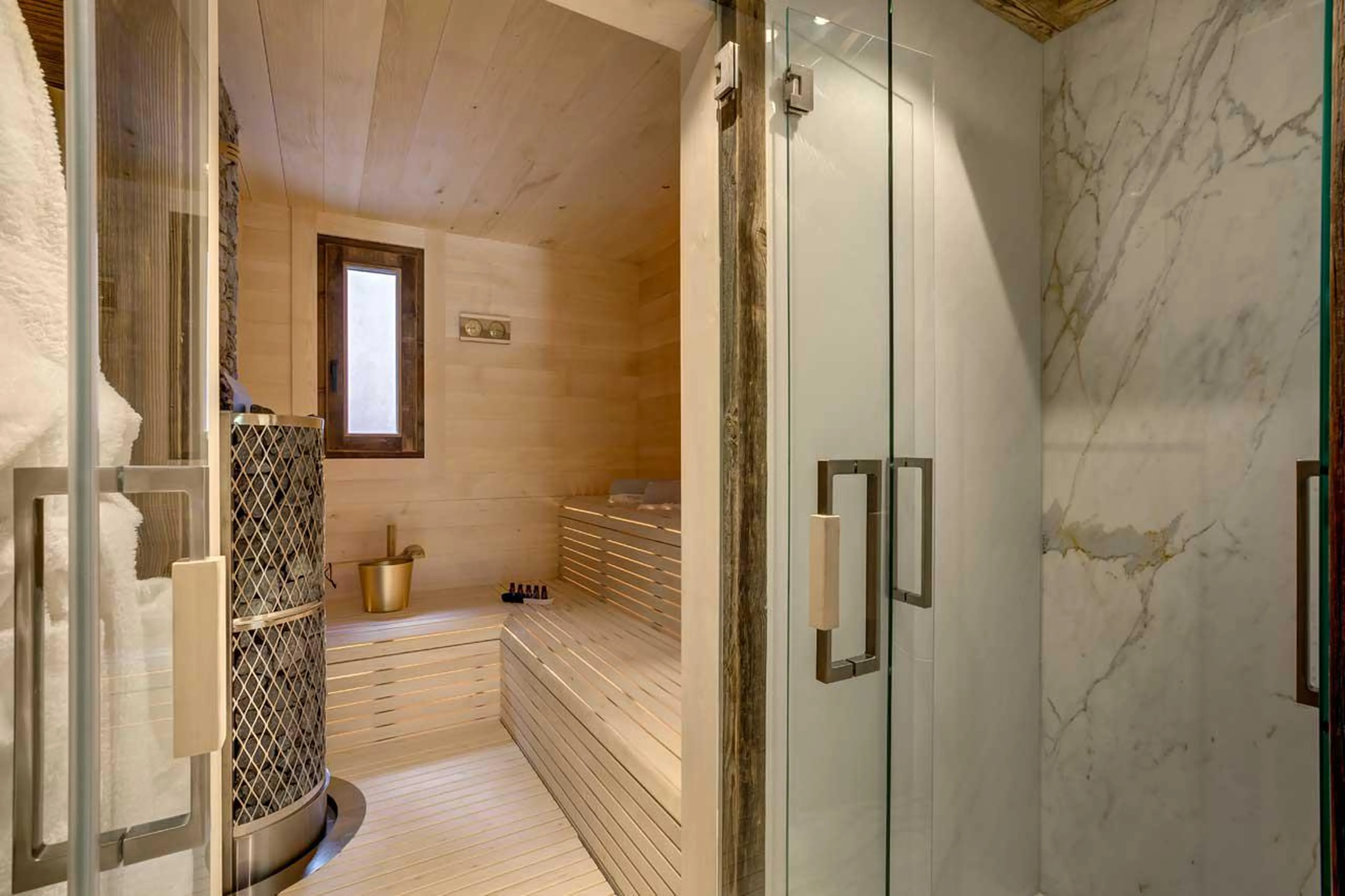 Sauna and shower at Chalet Saphir in Chamonix