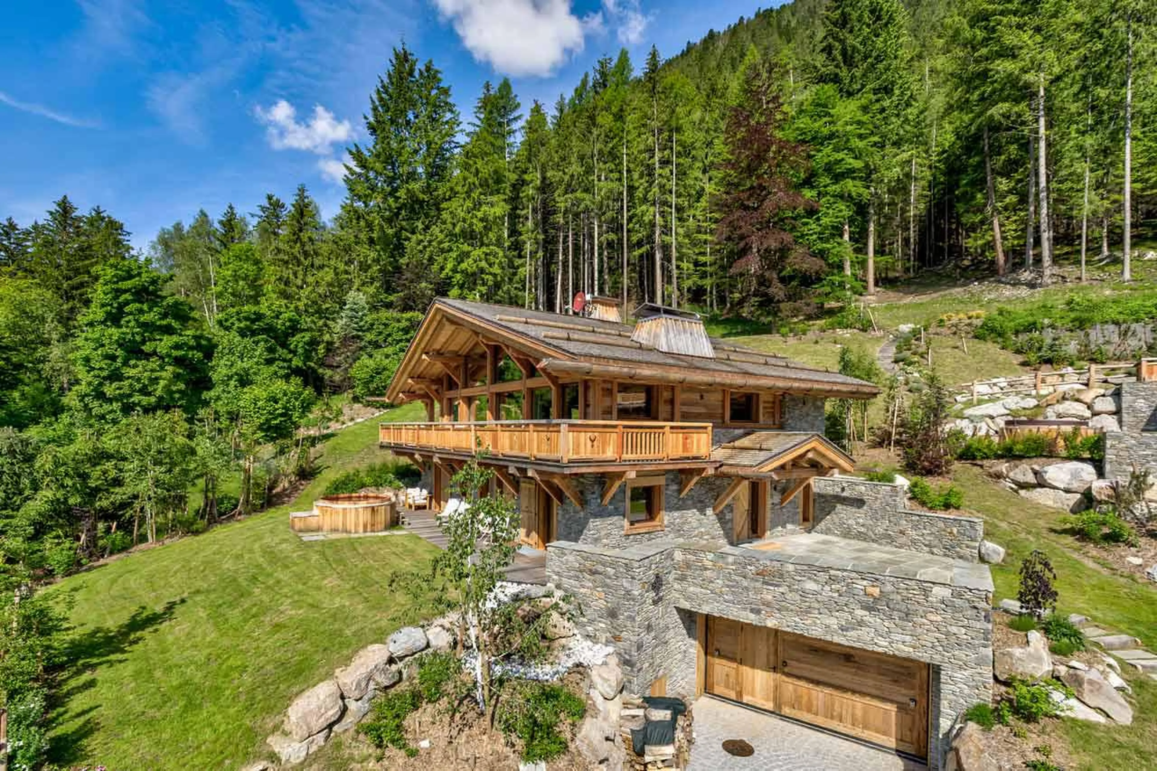 Exterior view in summer of Chalet Saphir in Chamonix