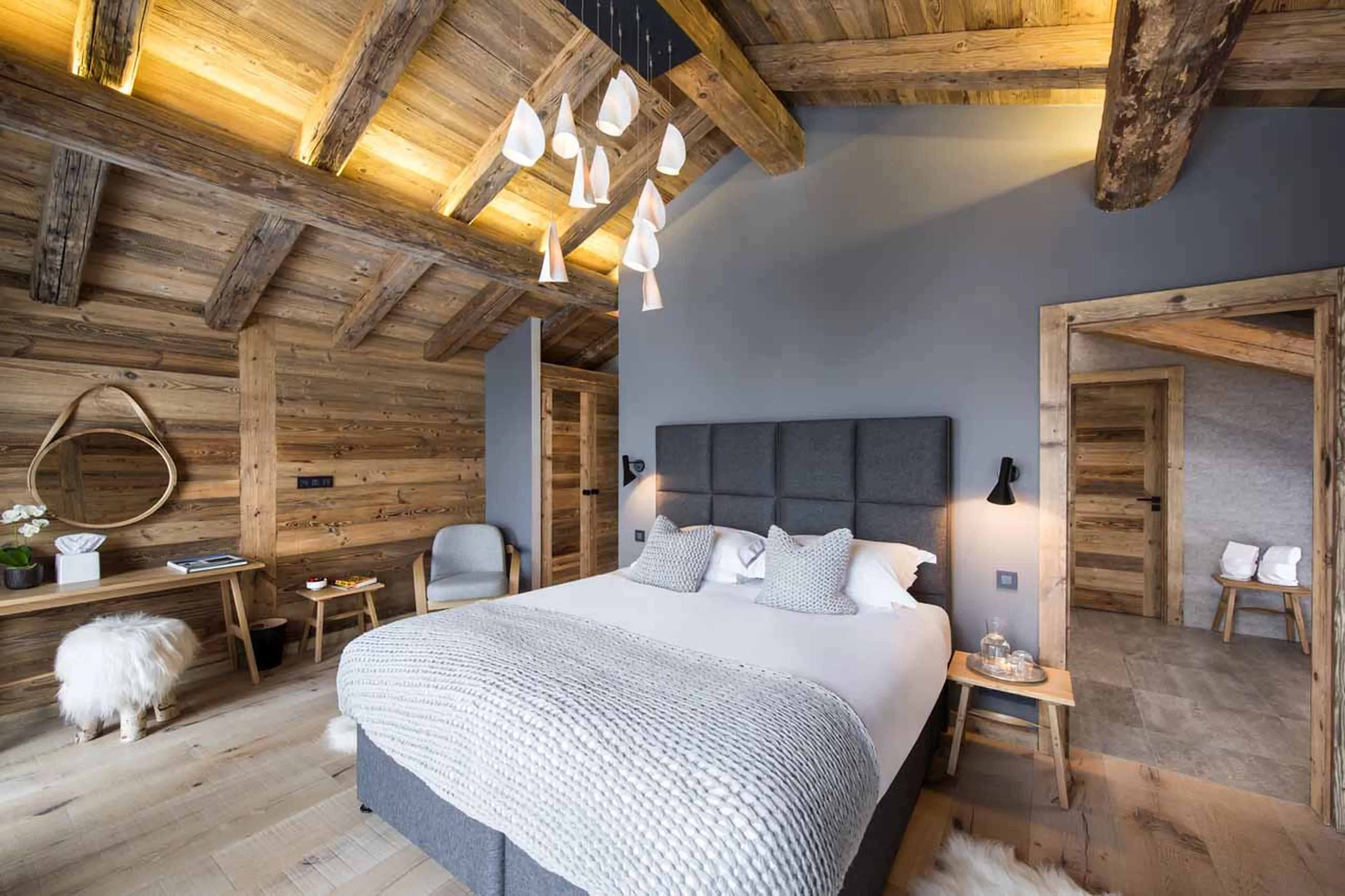 Super-king or twin bedroom at Chalet Sapphire in Morzine