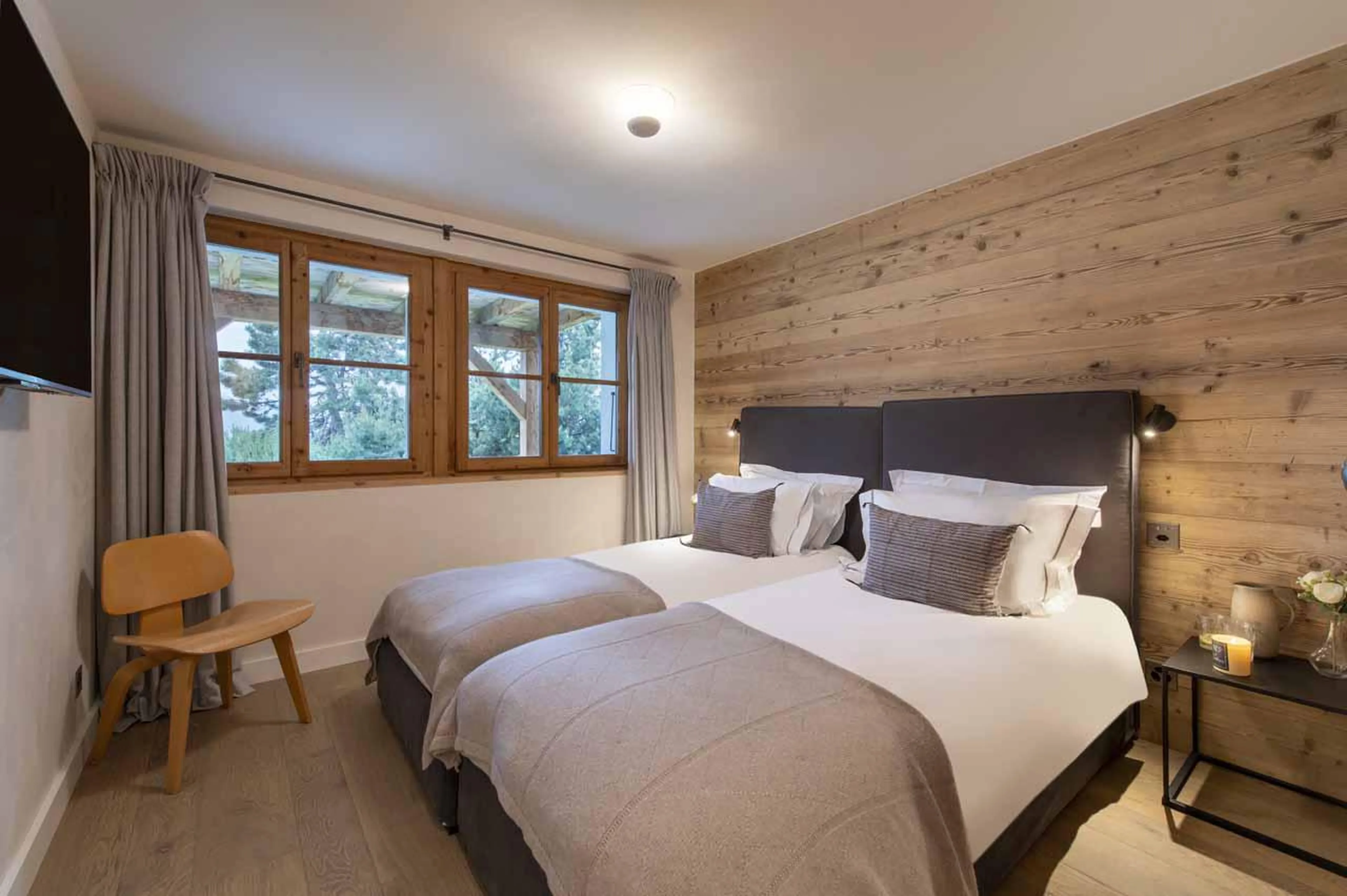 Twin/double bedroom with en-suite shower room, Chalet Scandinavia, Verbier, Switzerland