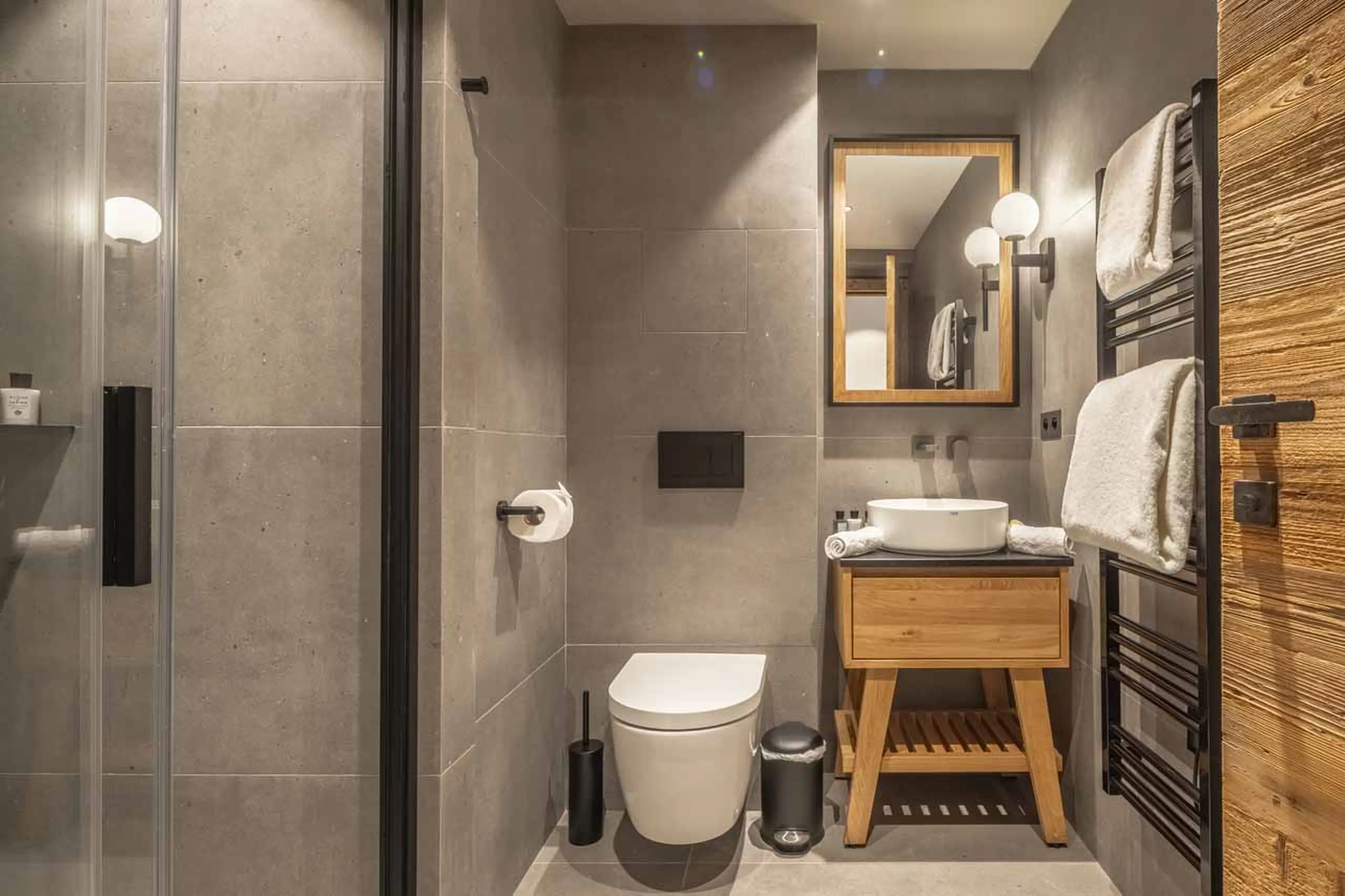 Bedroom 2 en-suite at Apartment Serene in Meribel