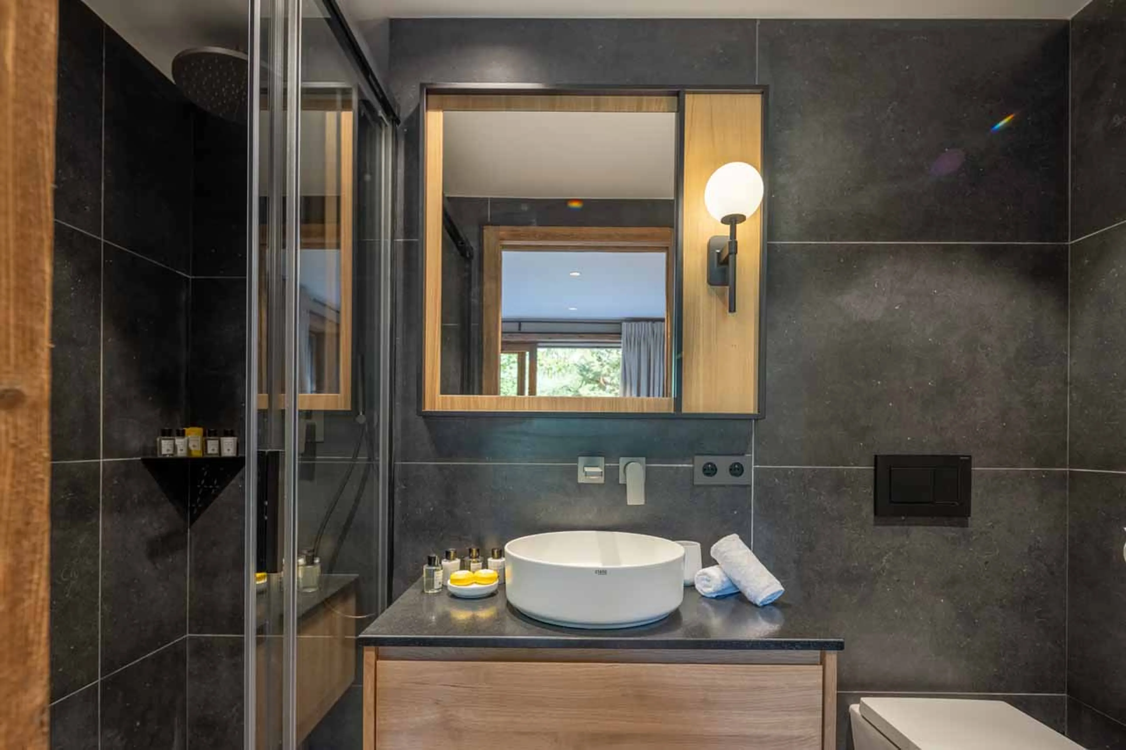 Bedroom 4 en-suite at Apartment Serene in Meribel