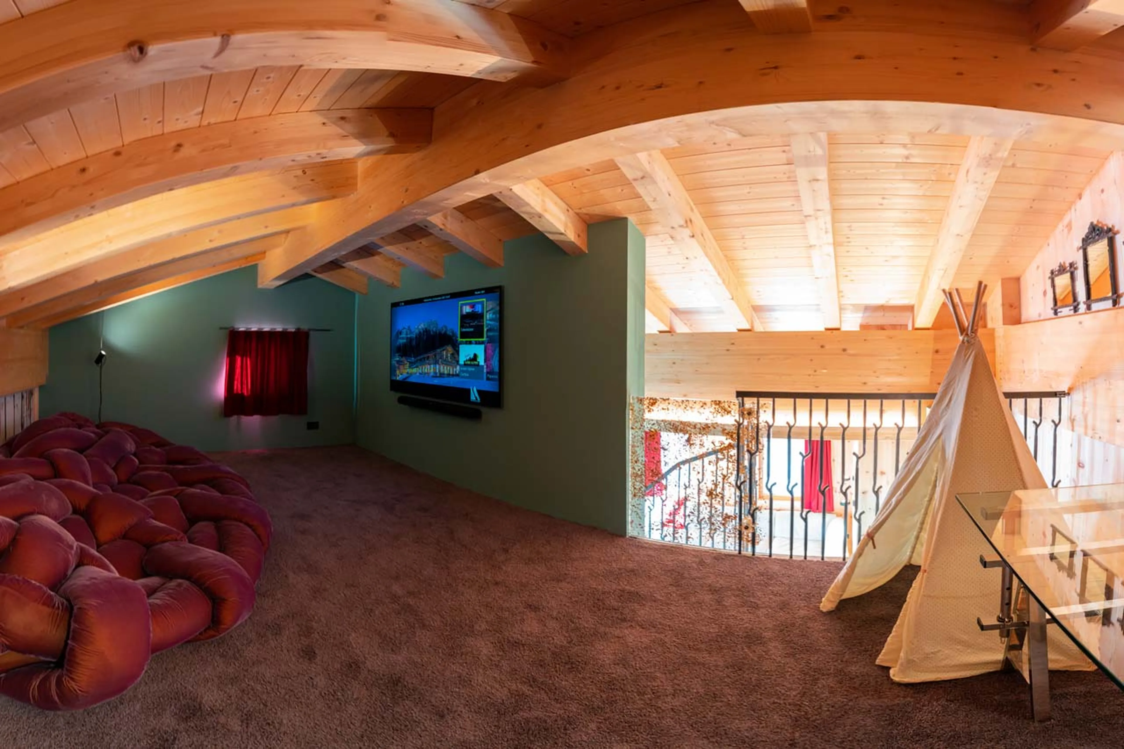 Mezzanine snug at Chalet Serge in Cortina