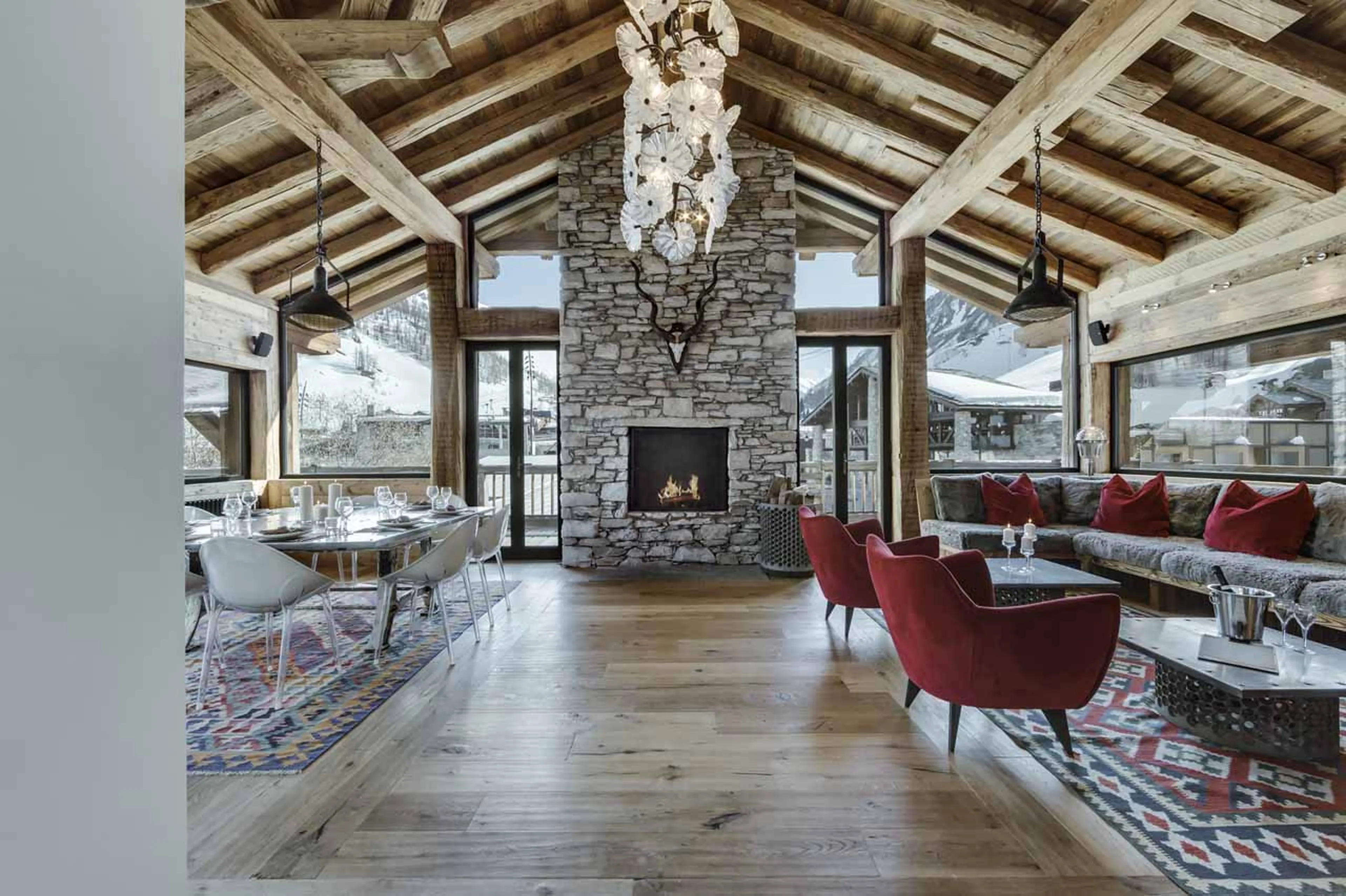 OPen plan living & dining area at Chalet Shar Pei in Val d'Isere