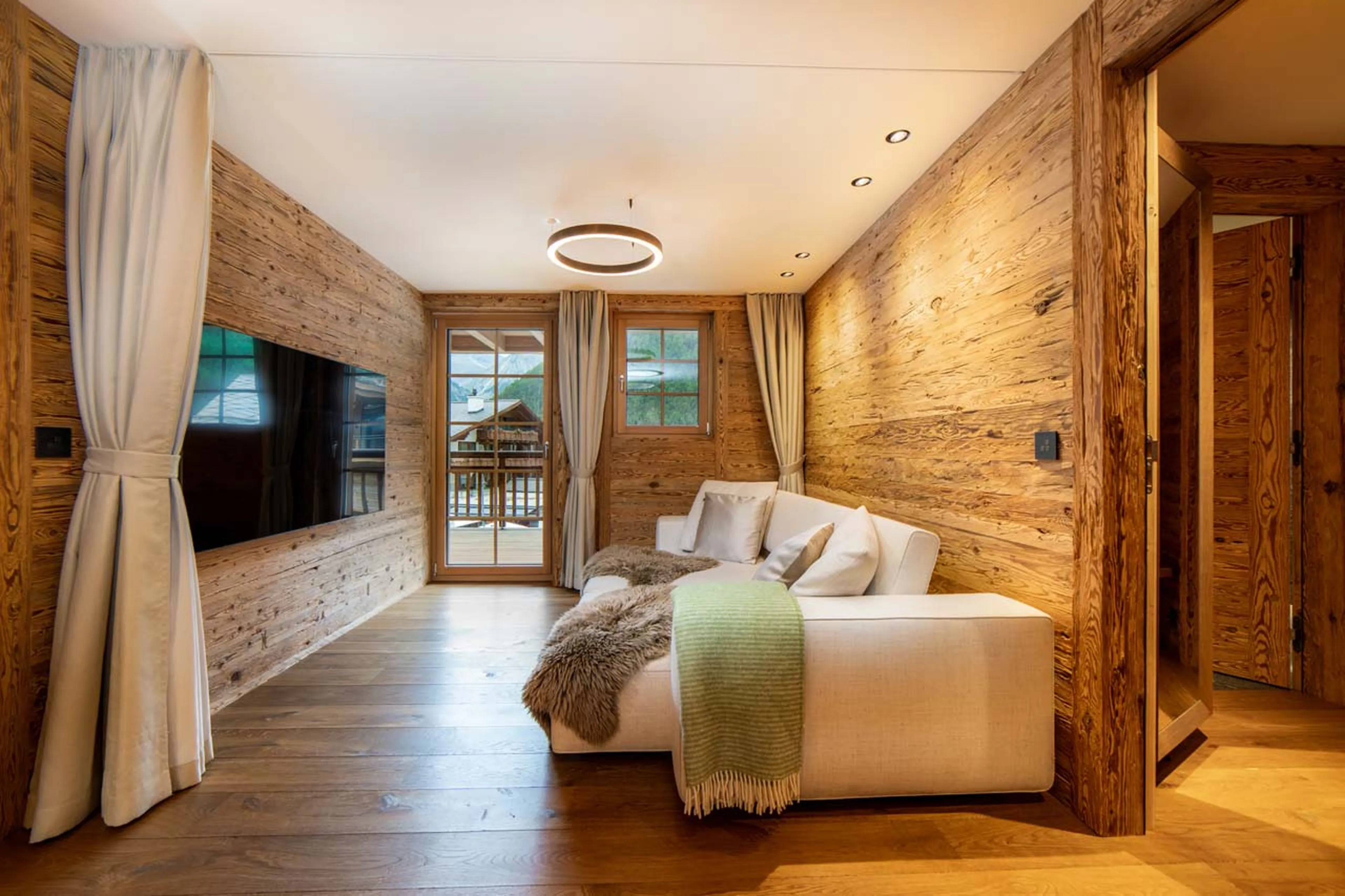 TV room at Chalet Simon in Saas Fee