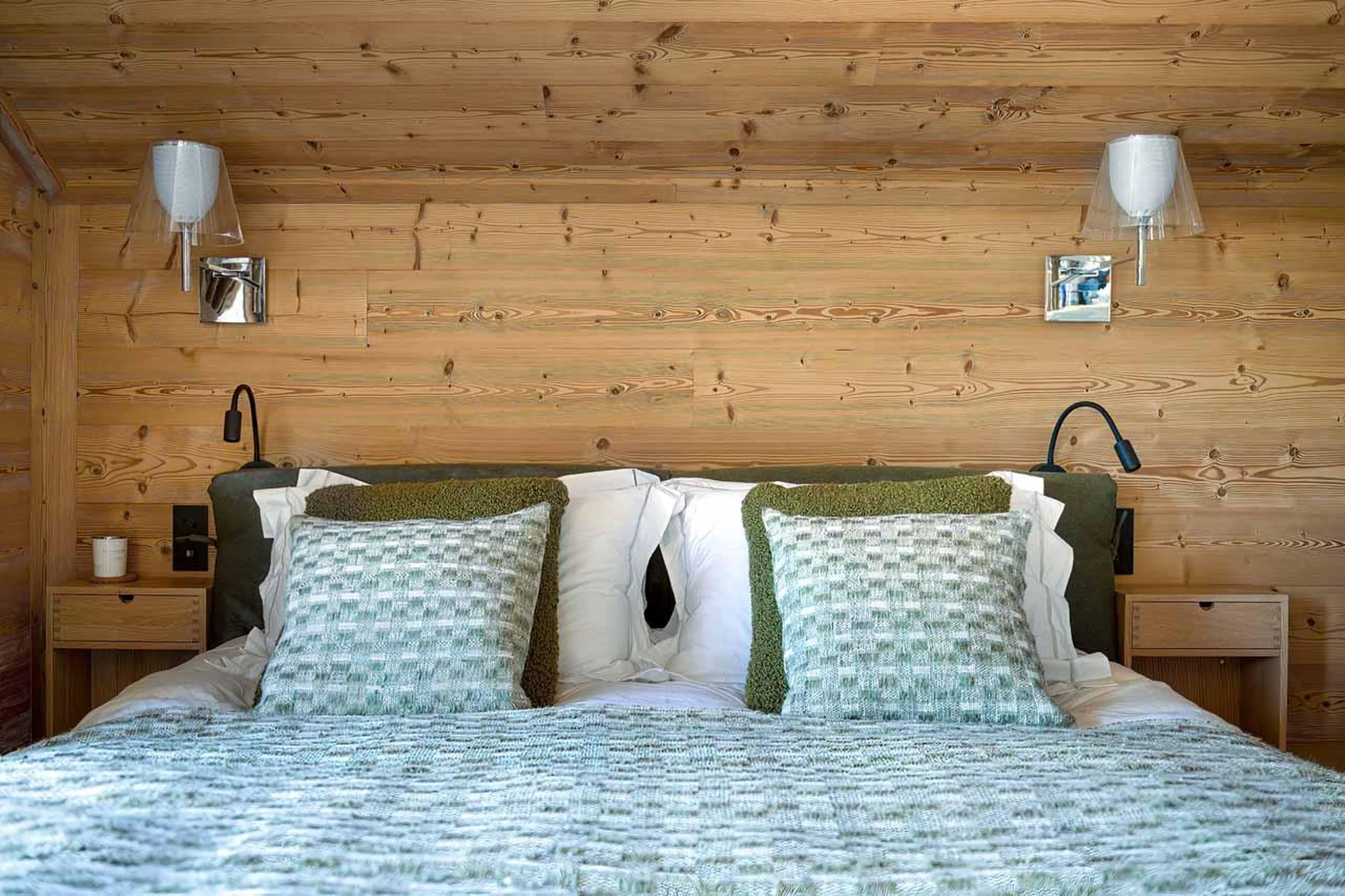 Double bed at Chalet Sira in Courchevel 1550
