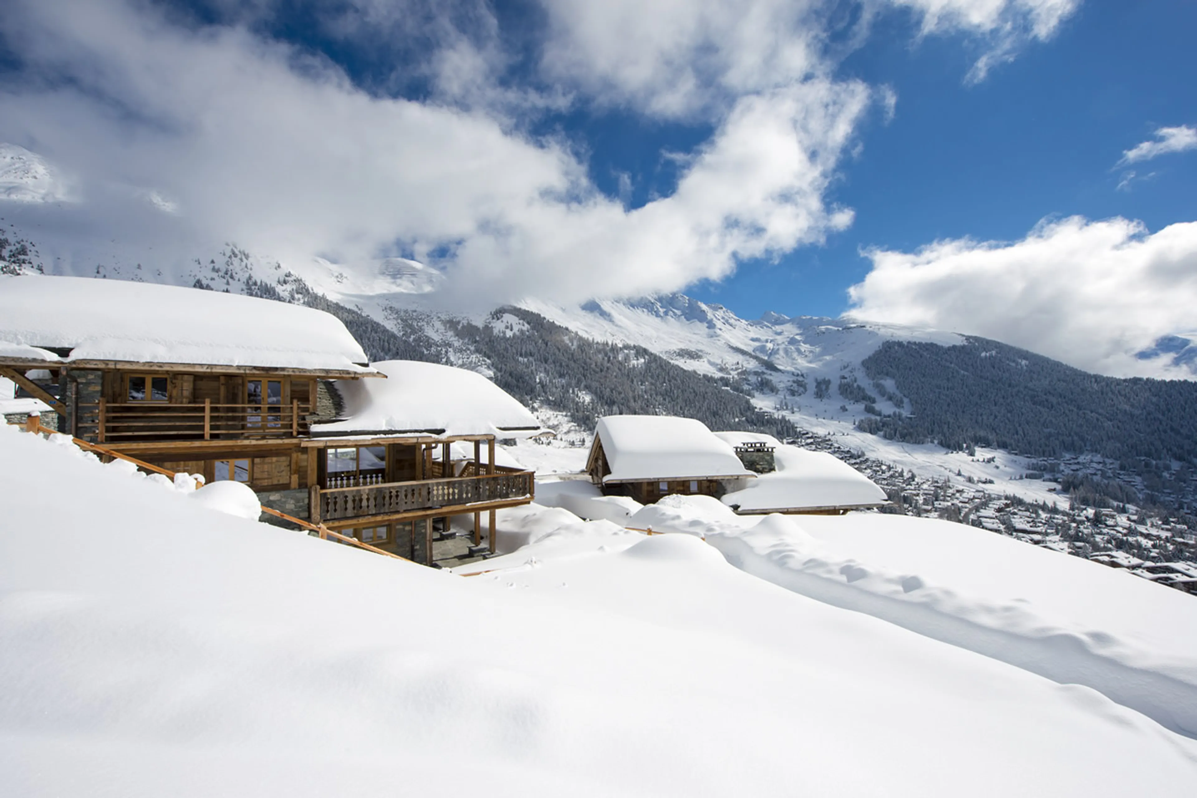 Side view of Chalet Sirocco in Verbier