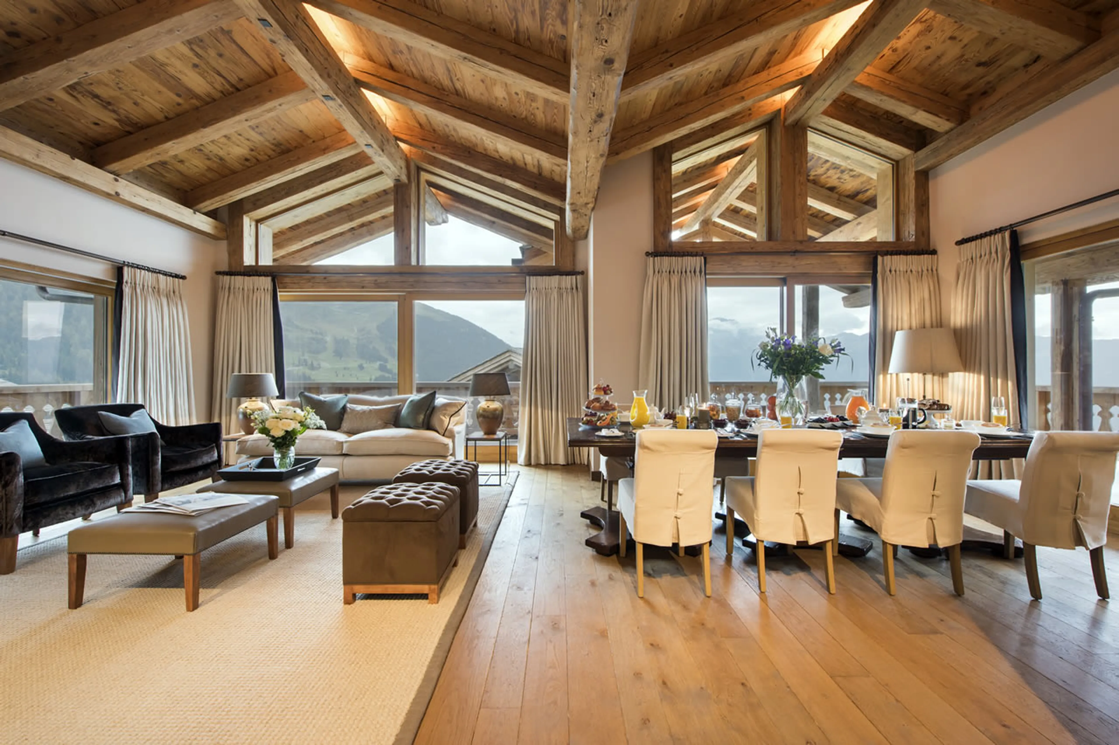 Open plan living area in Chalet Sirocco in Verbier
