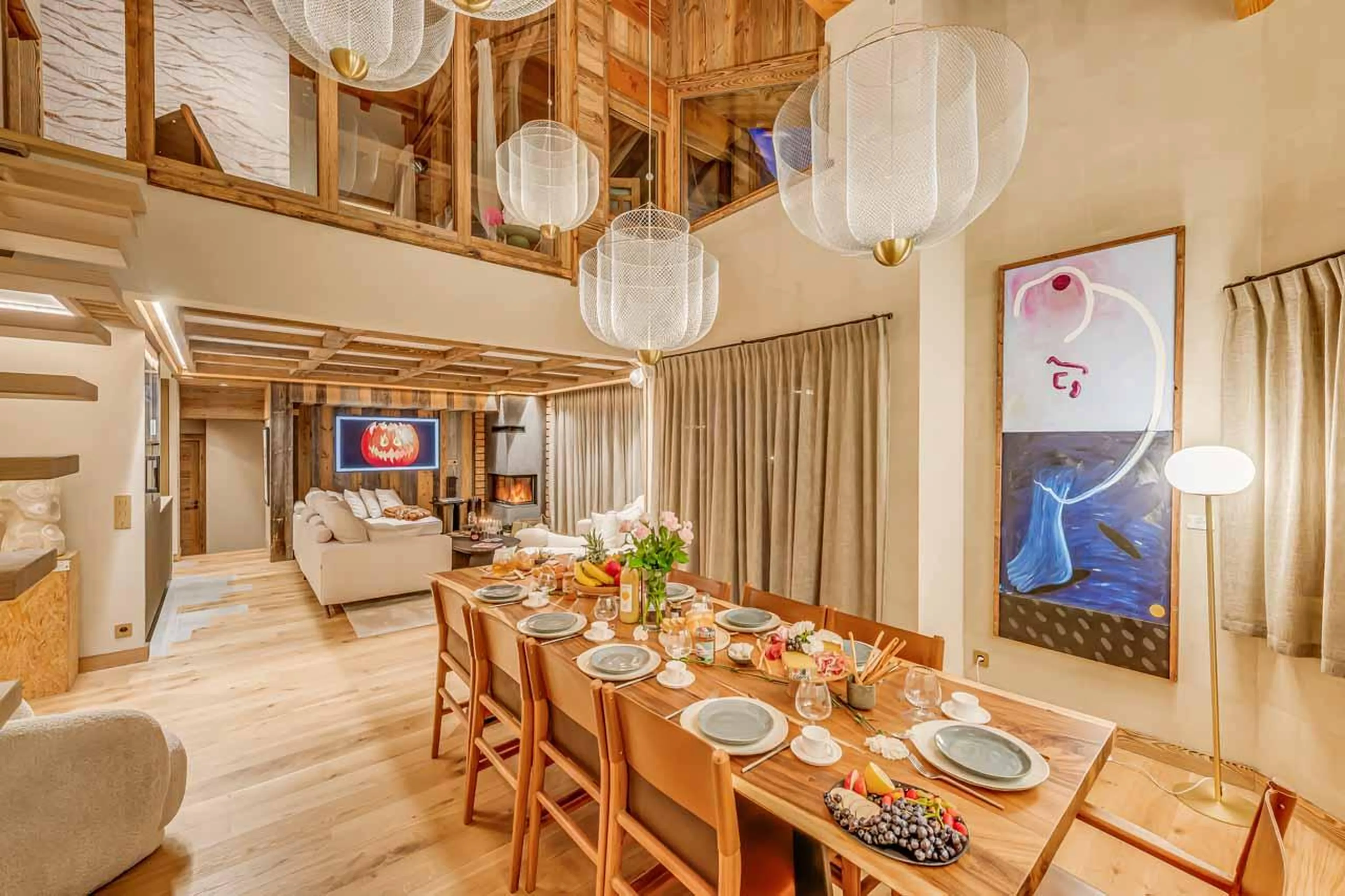 Dining table in Chalet Sneg, Tignes