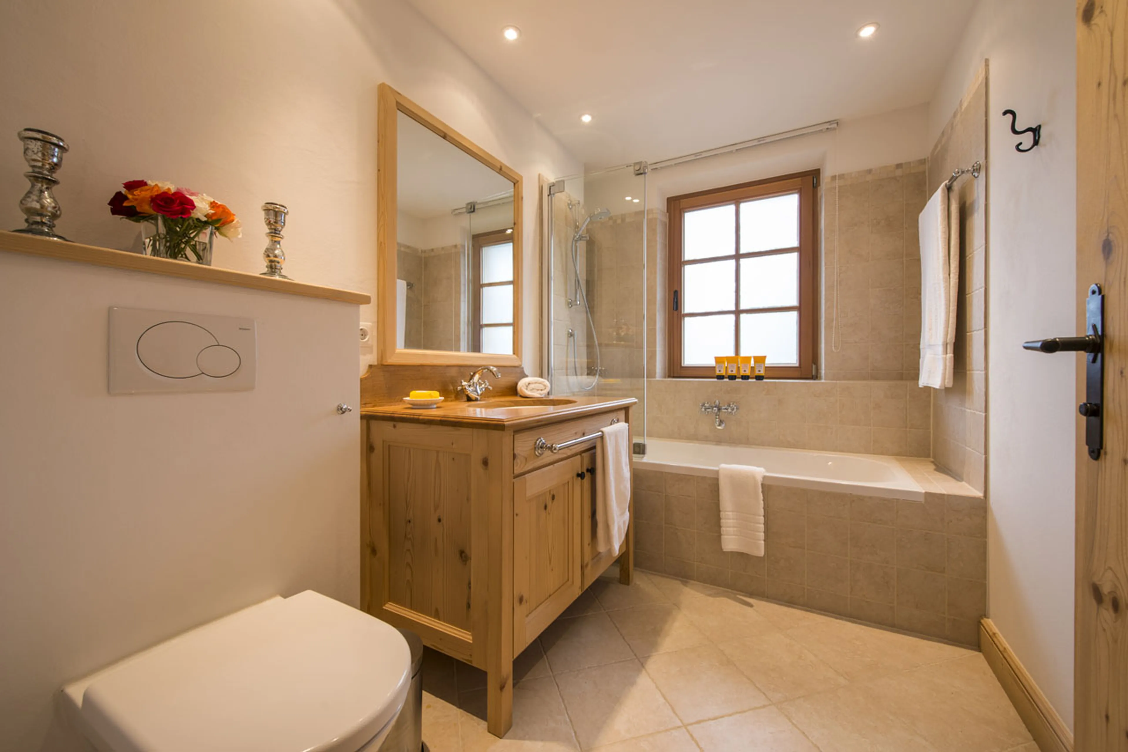 Master bathroom at Chalet Soline in St Anton