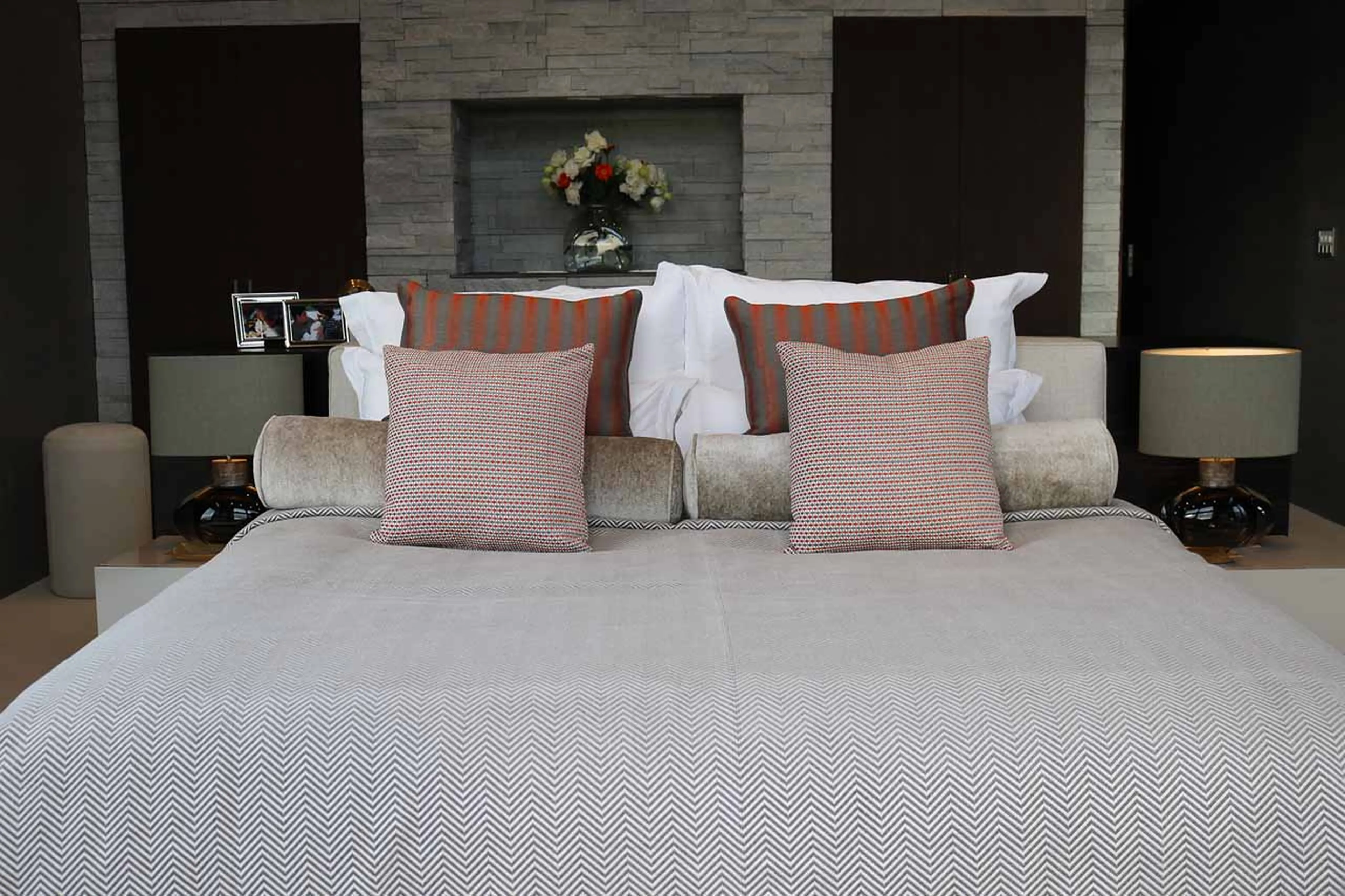 King-size bed at Seasons Residence in Niseko