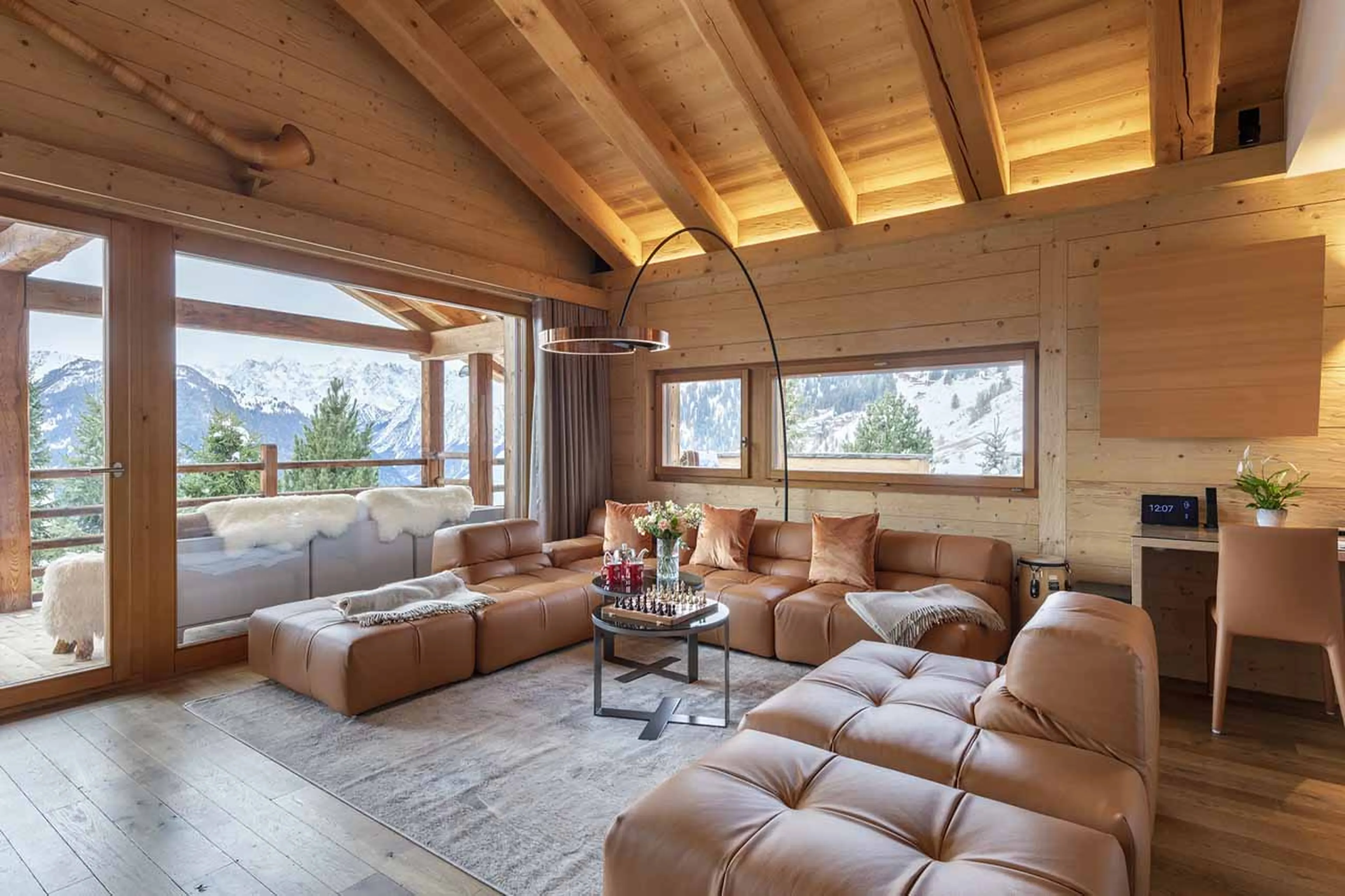 Living and dining area at Chalet Spa in Verbier