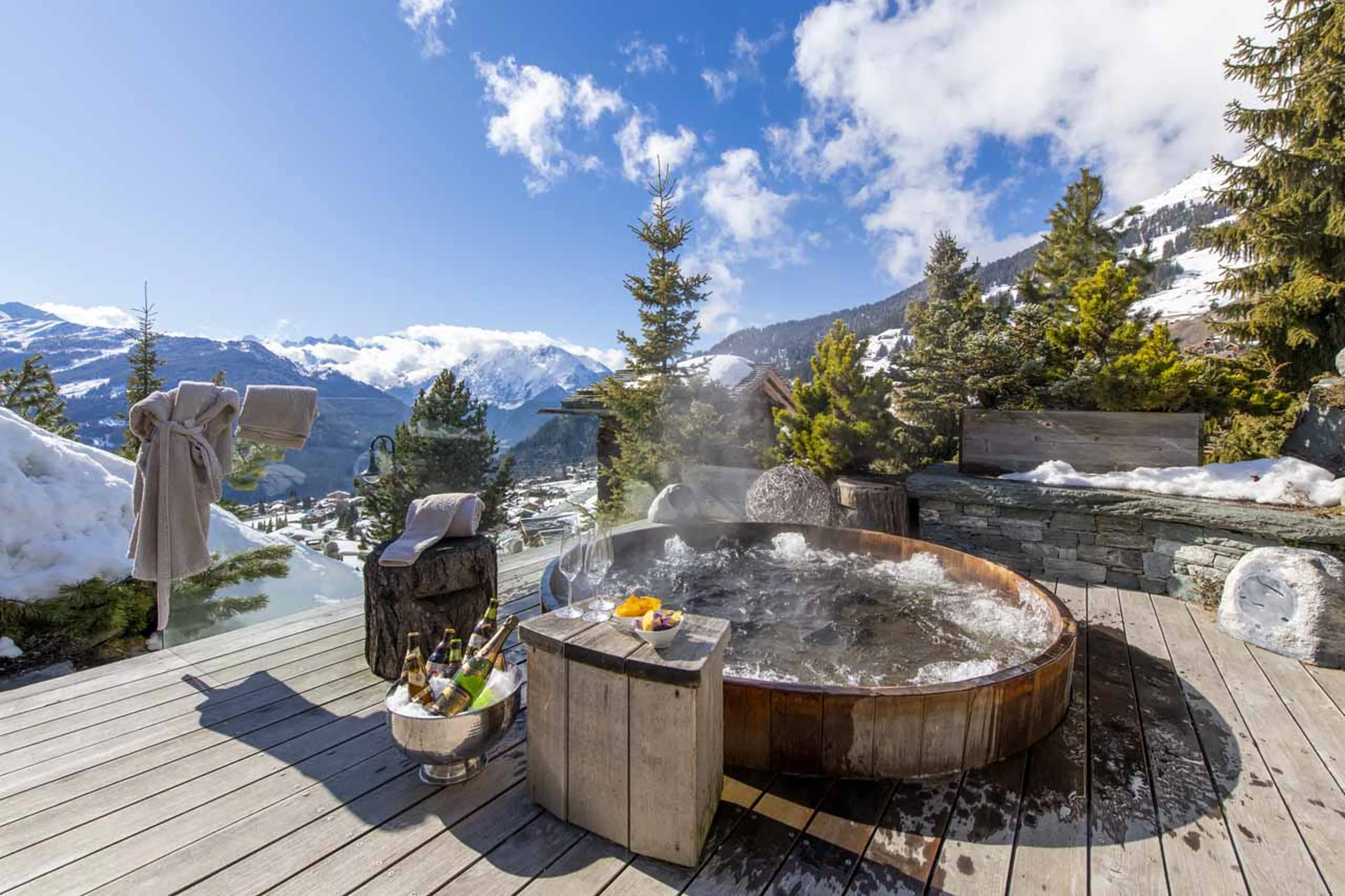 Cedar hot tub at Chalet Spa in Verbier
