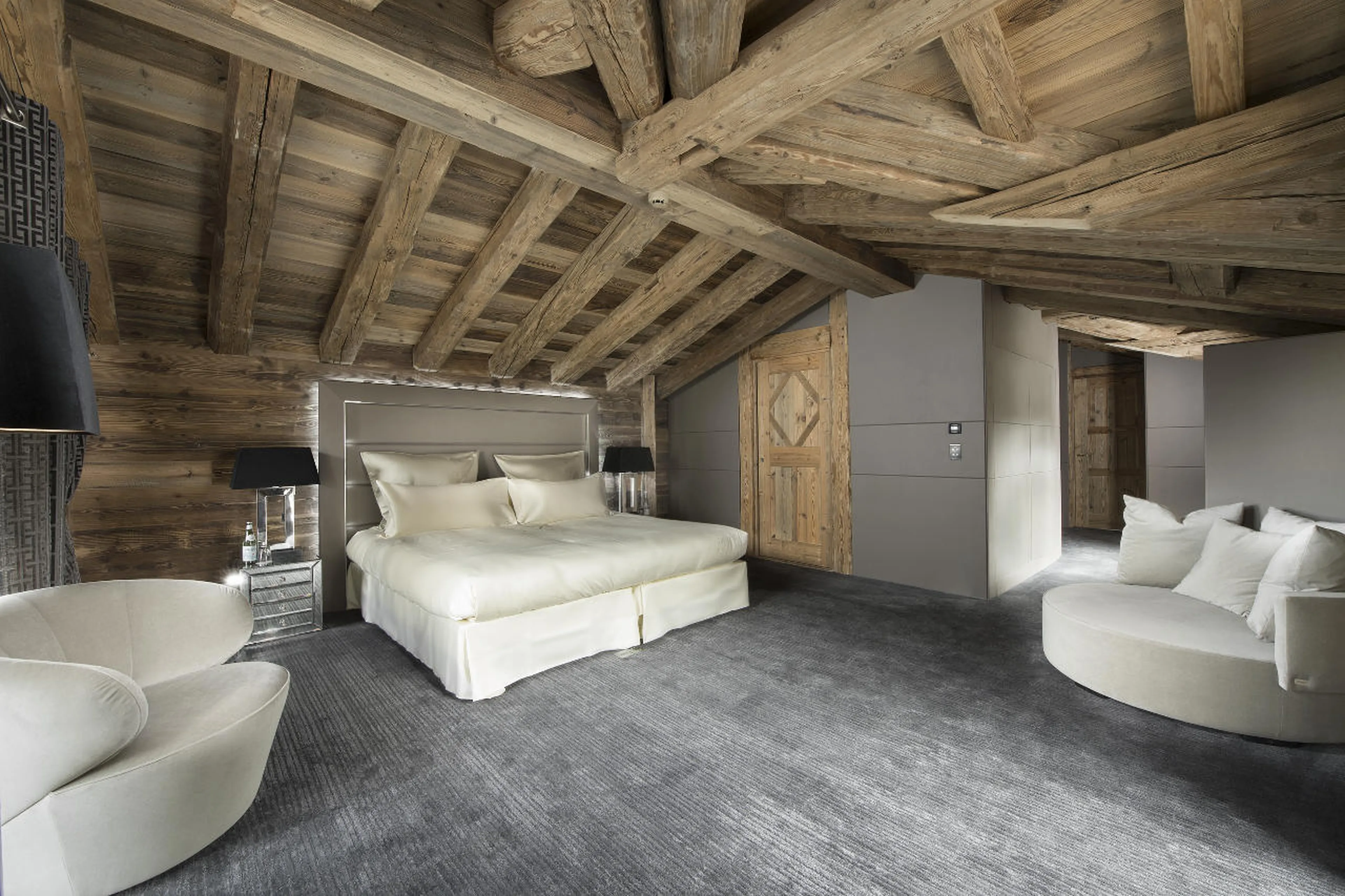 Beautiful double bed bedroom with sitting and dressing area in Chalet Tahoe in Courchevel 1850