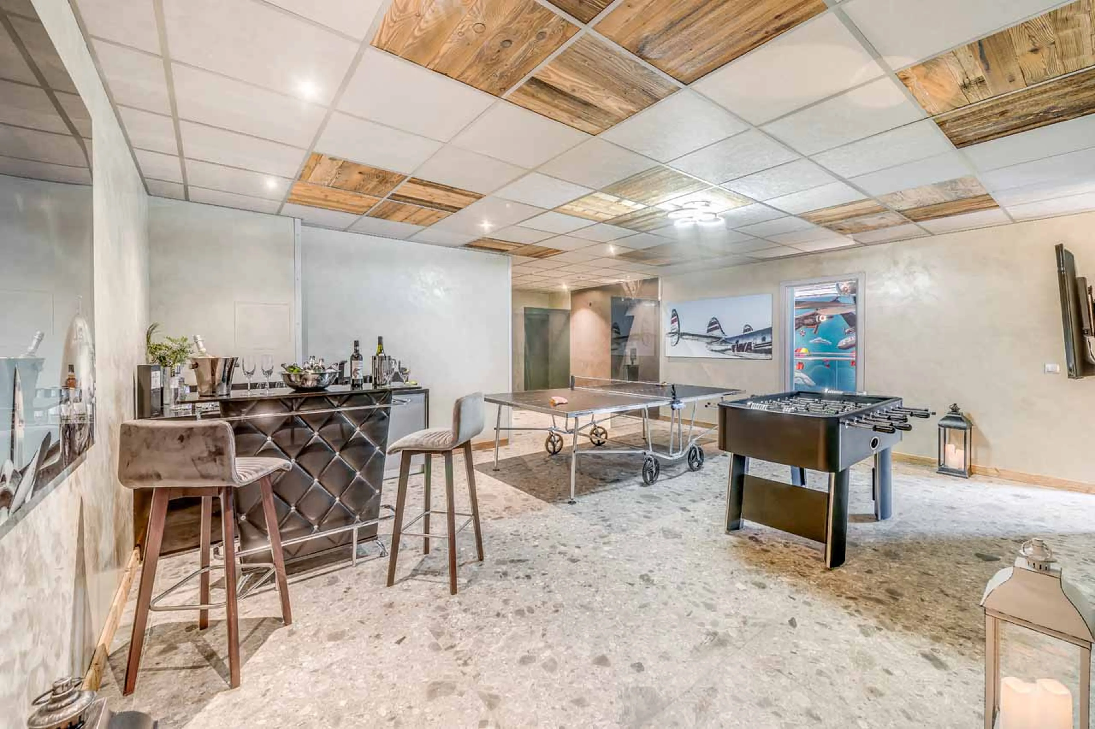 Games room and bar at Chalet Tango in Tignes