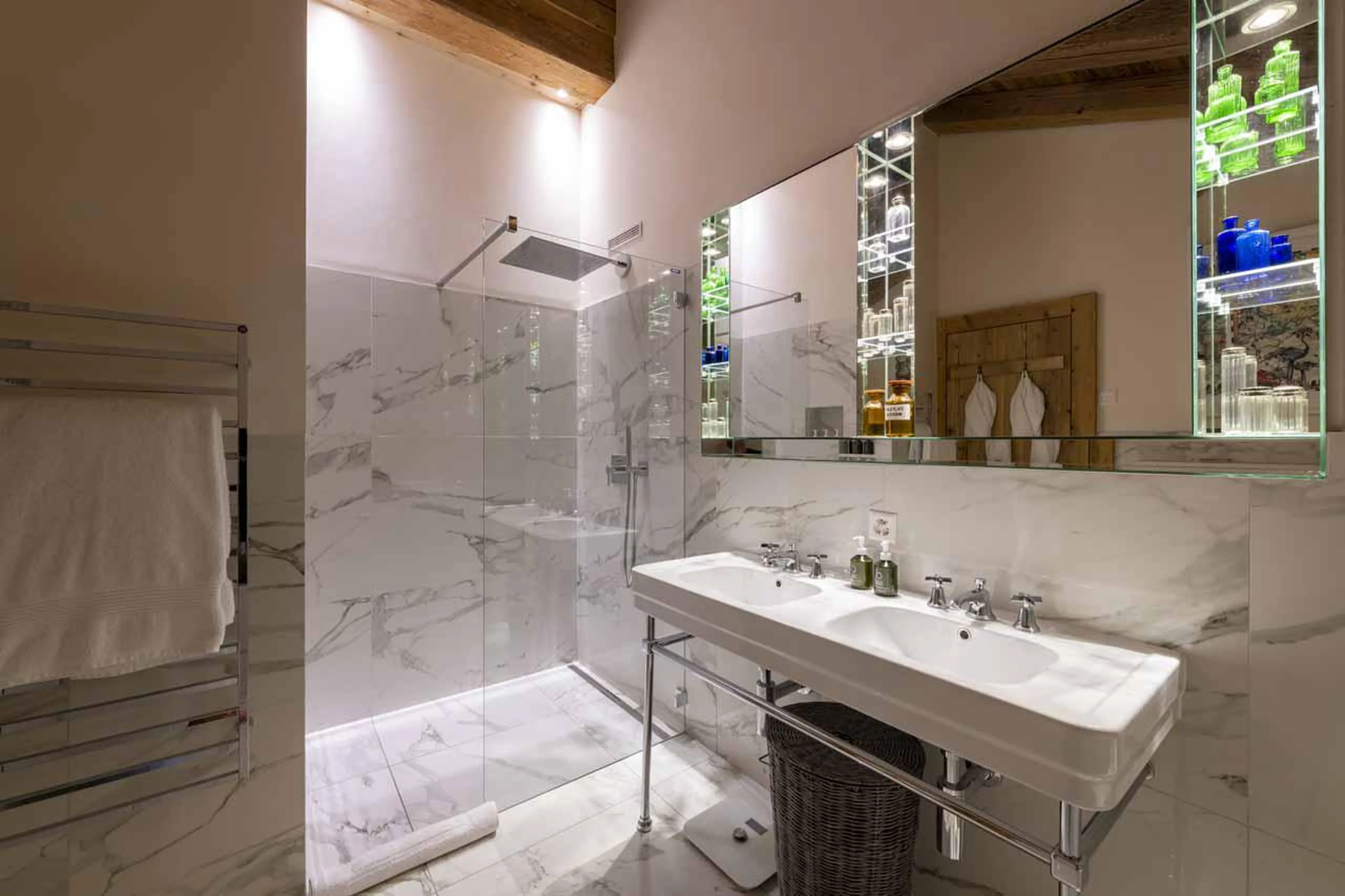 Shower in bathroom at Chalet Teredo in Verbier