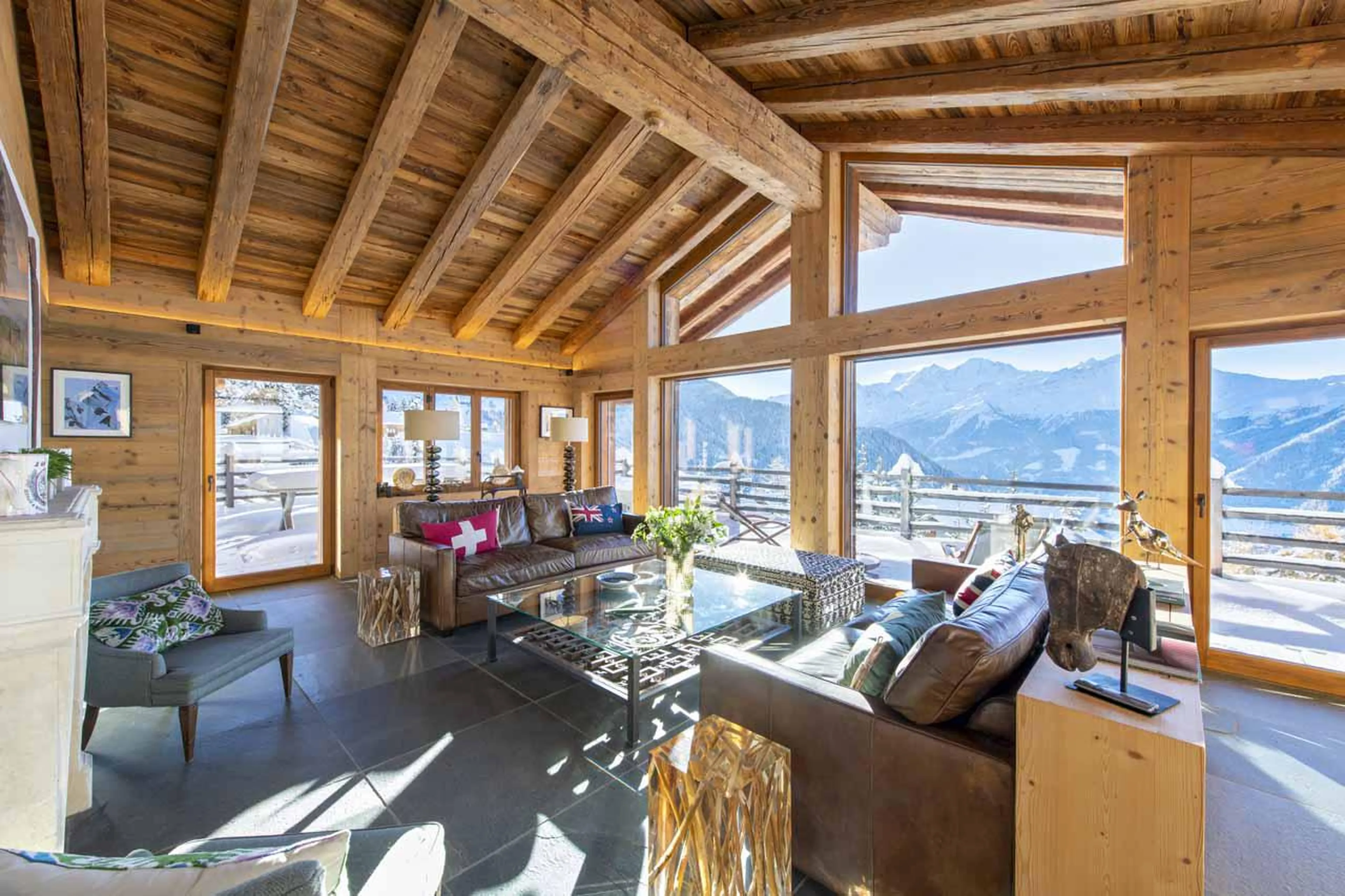 Open-plan living area at Chalet Teredo in Verbier