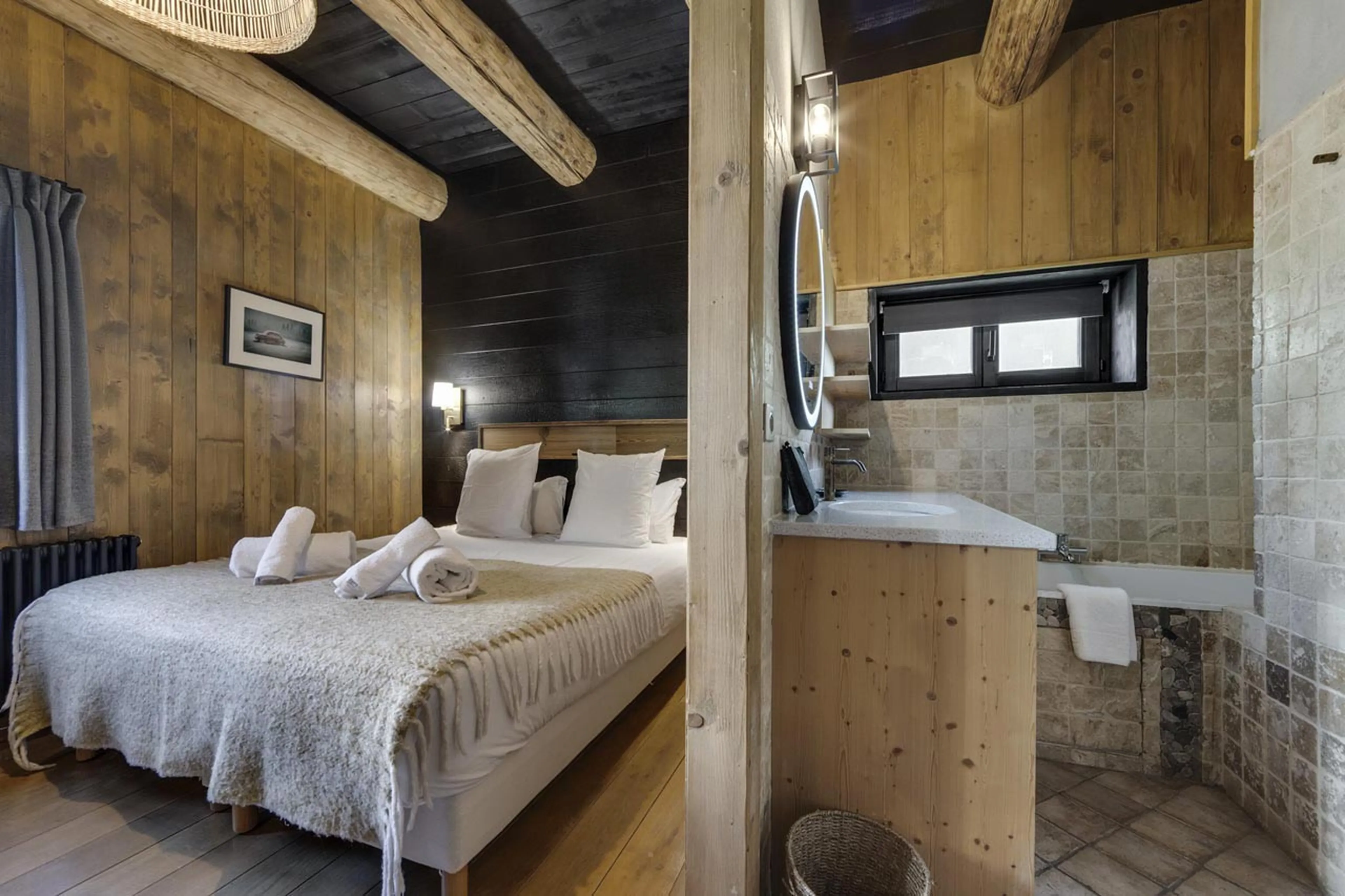 Access to en-suite bathroom at Chalet Thovex in Val d'Isere