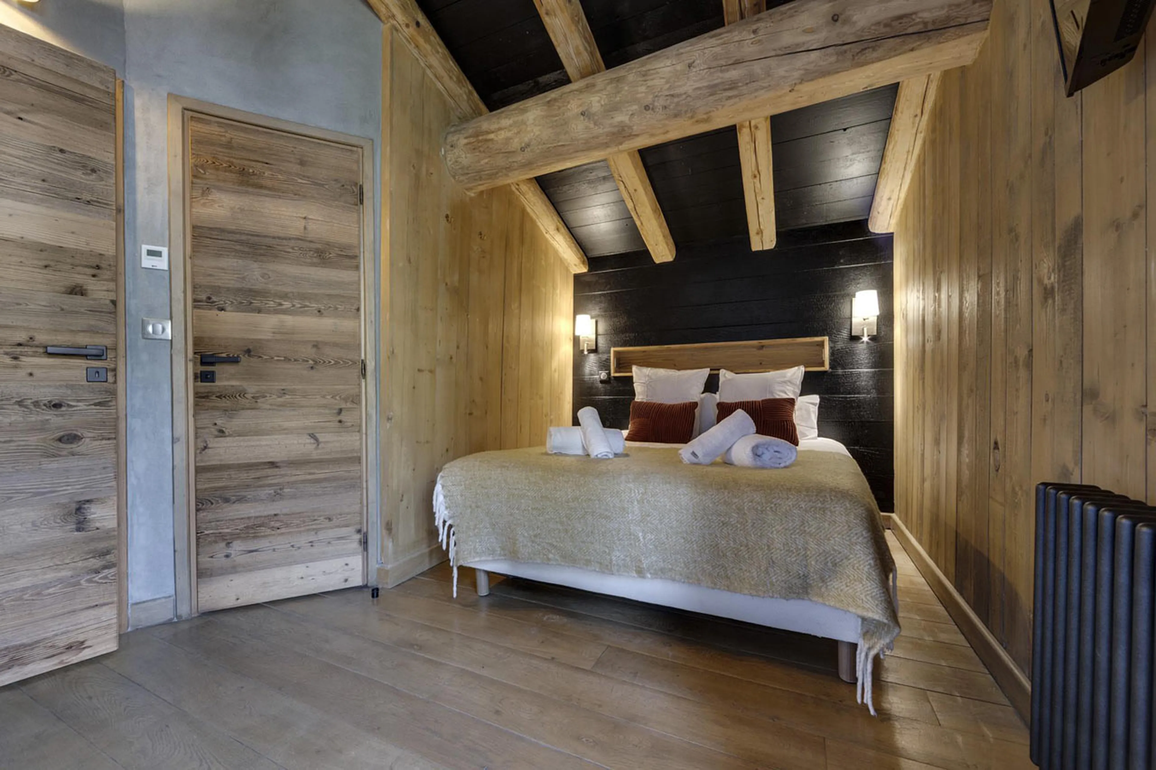 Bedroom six at Chalet Thovex in Val d'Isere