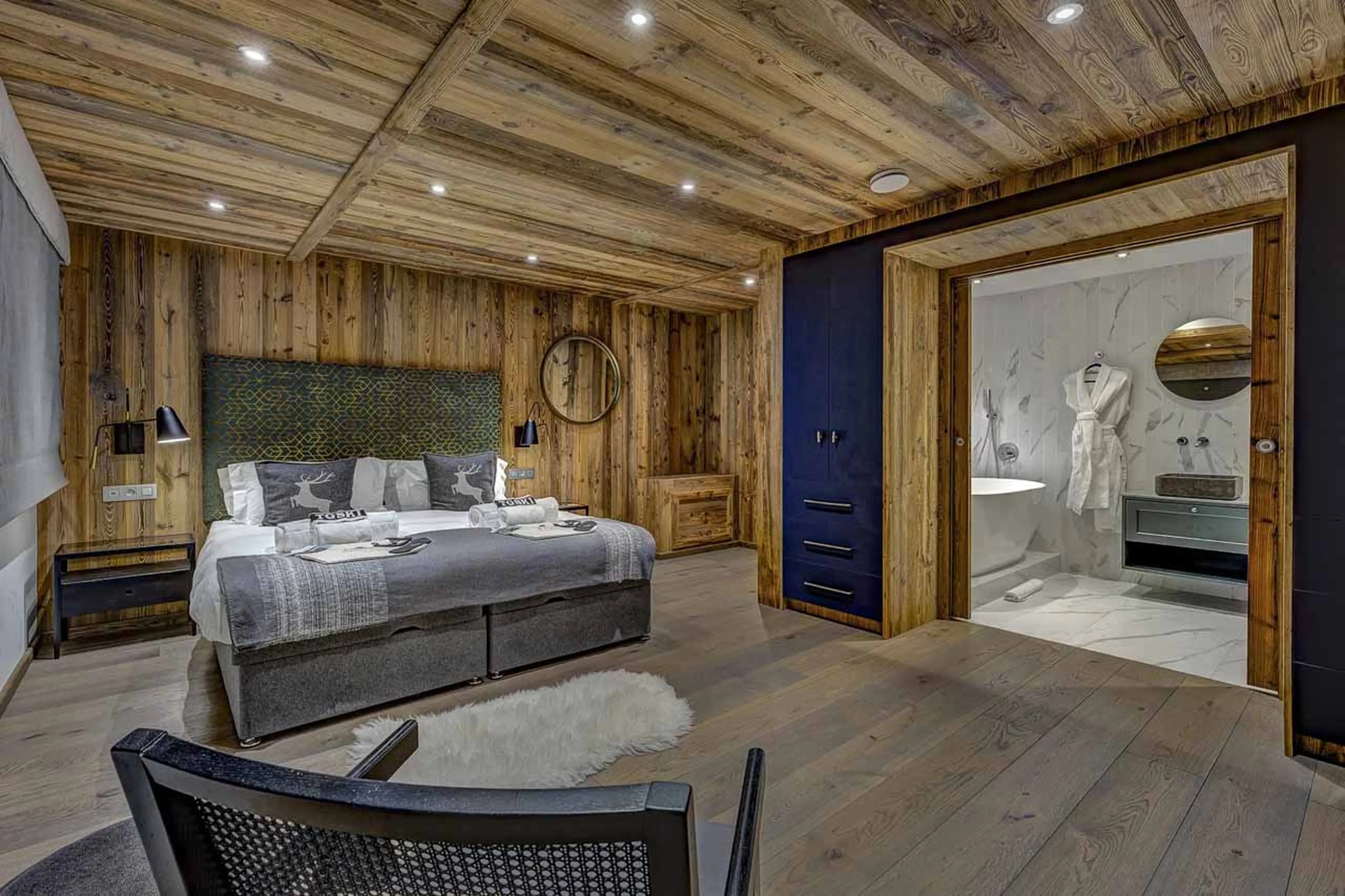 Bedroom six at Chalet Goldilocks & Three Bears in Morzine