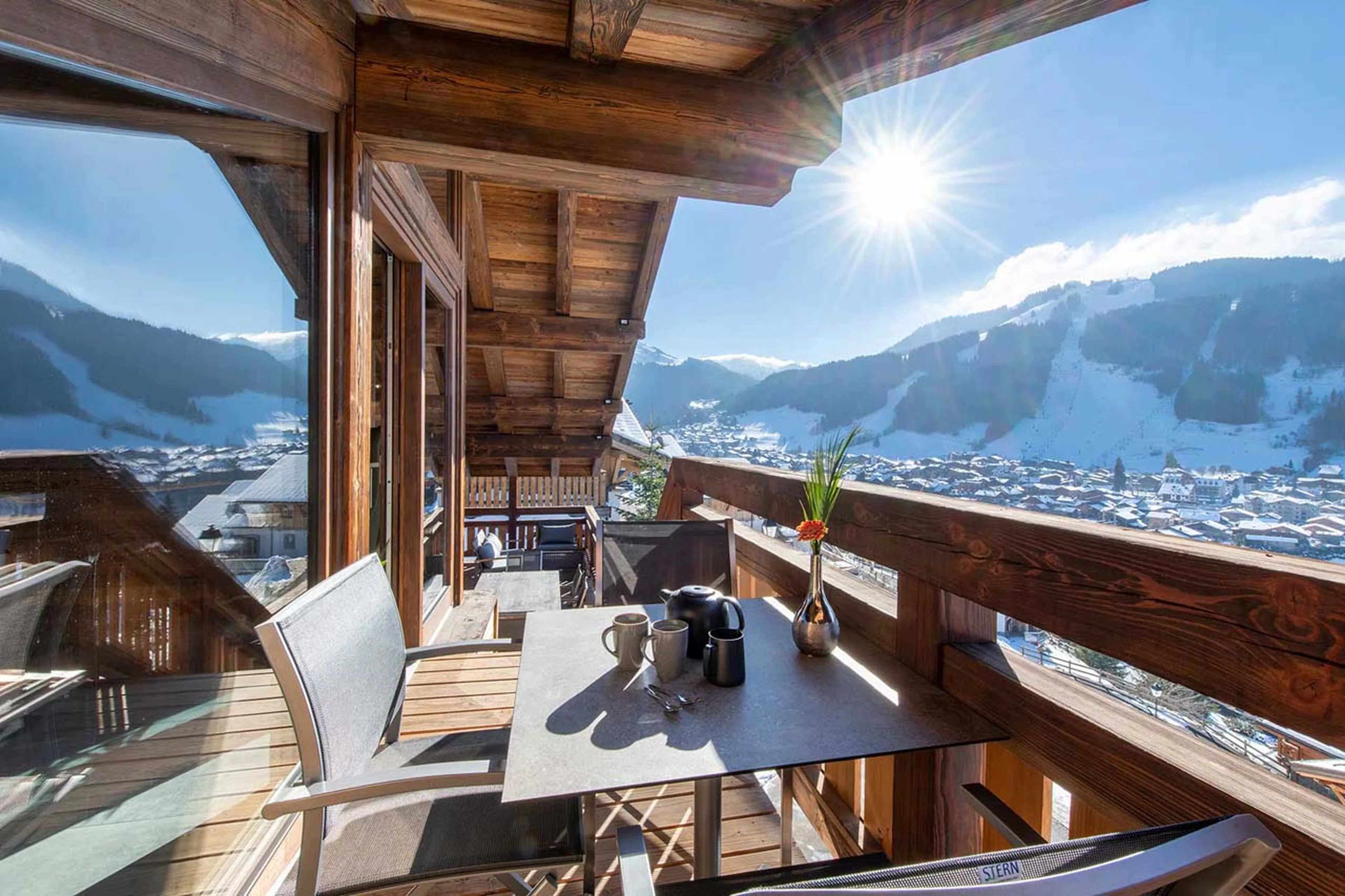 Al fresco dining at Chalet Three Bears in Morzine
