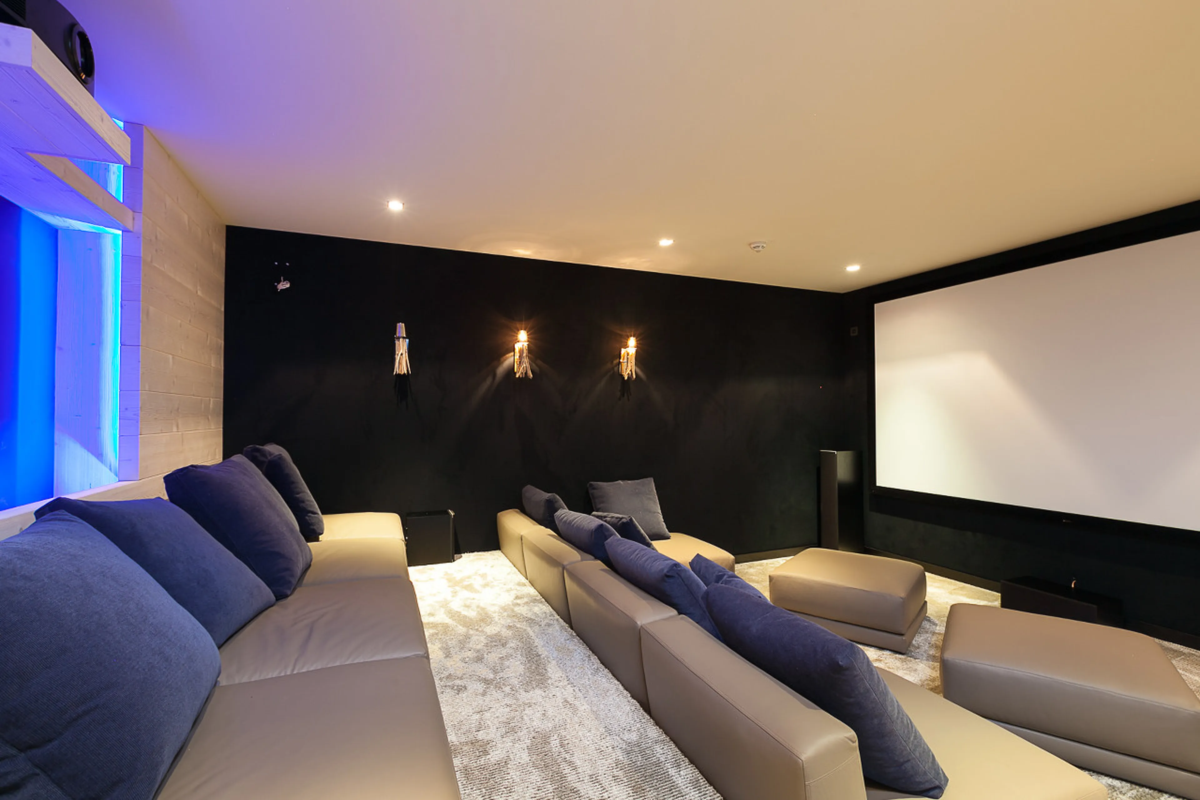 Home cinema in Chalet Tobenjofi in Courchevel 1850