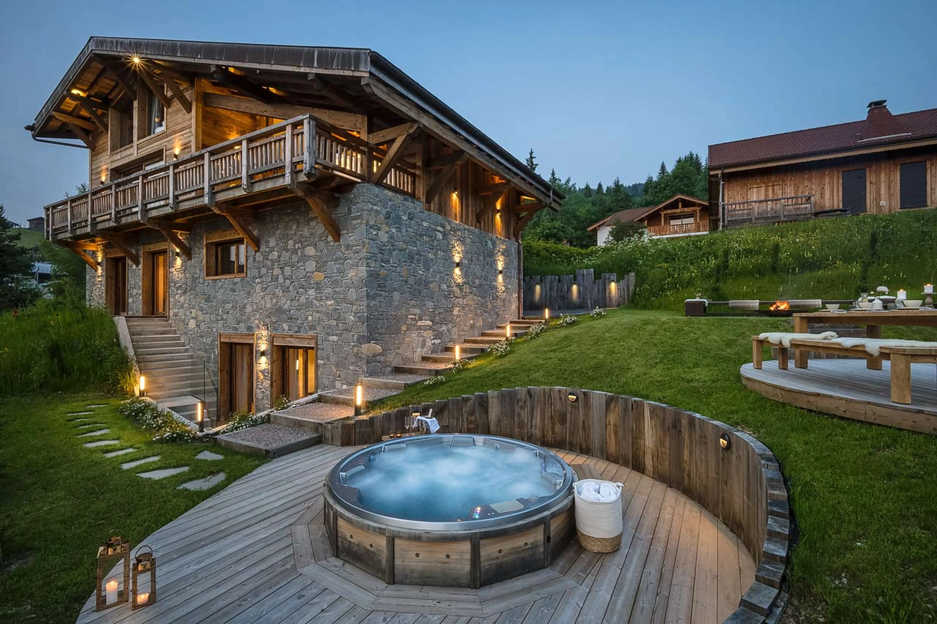 Outdoor hot tub at Chalet Tosca in Les Gets