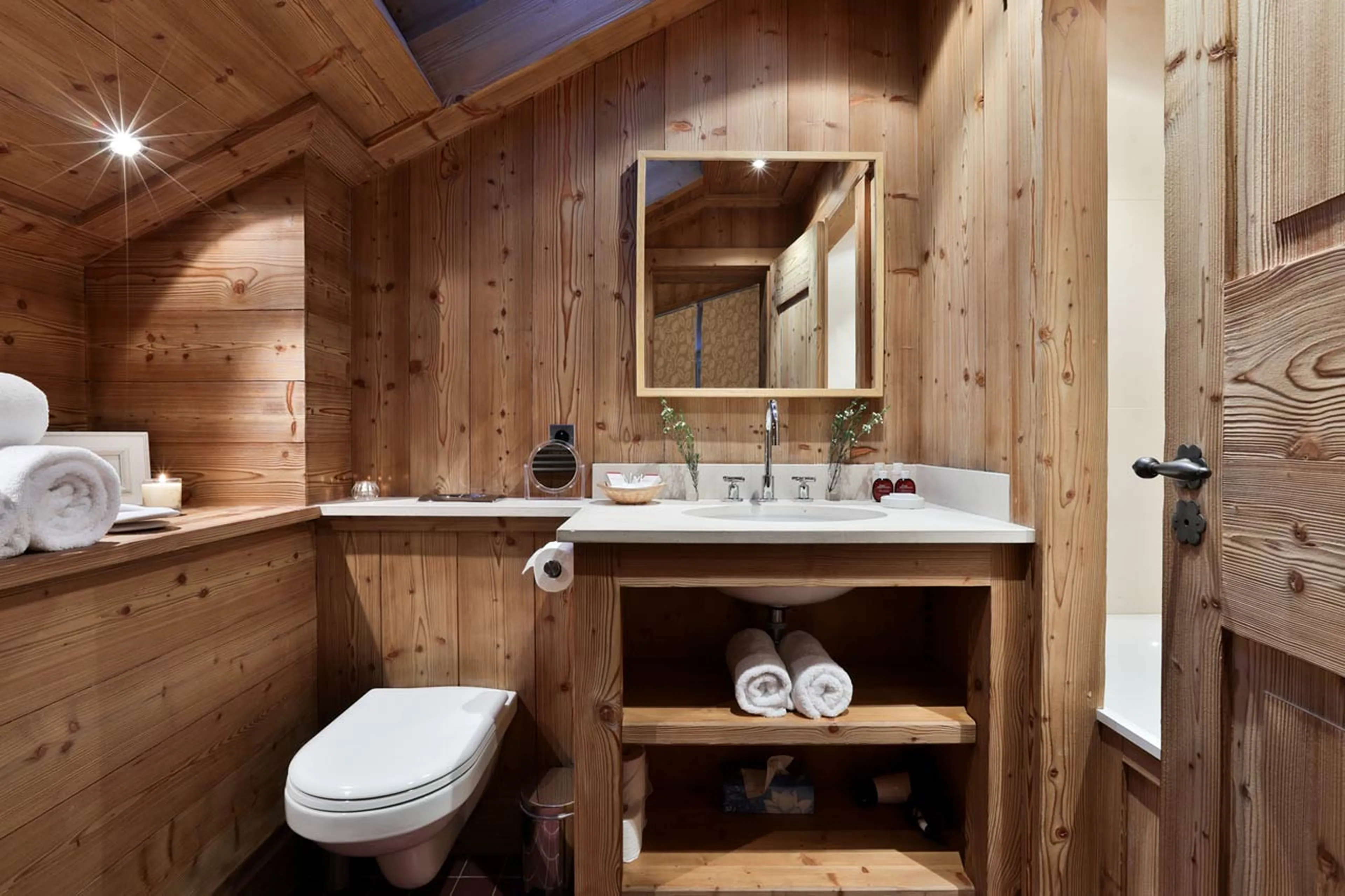 Bathroom four at Chalet Trois Ours in Meribel