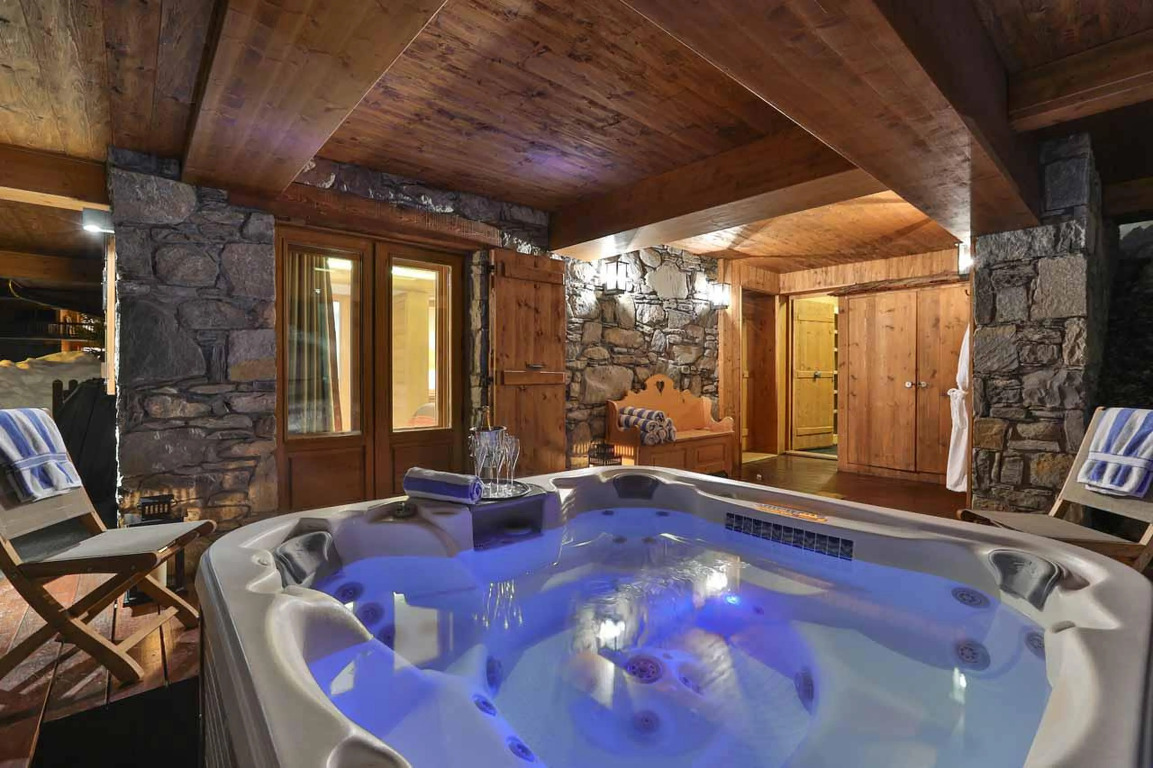 Hot tub at Chalet Trois Ours in Meribel