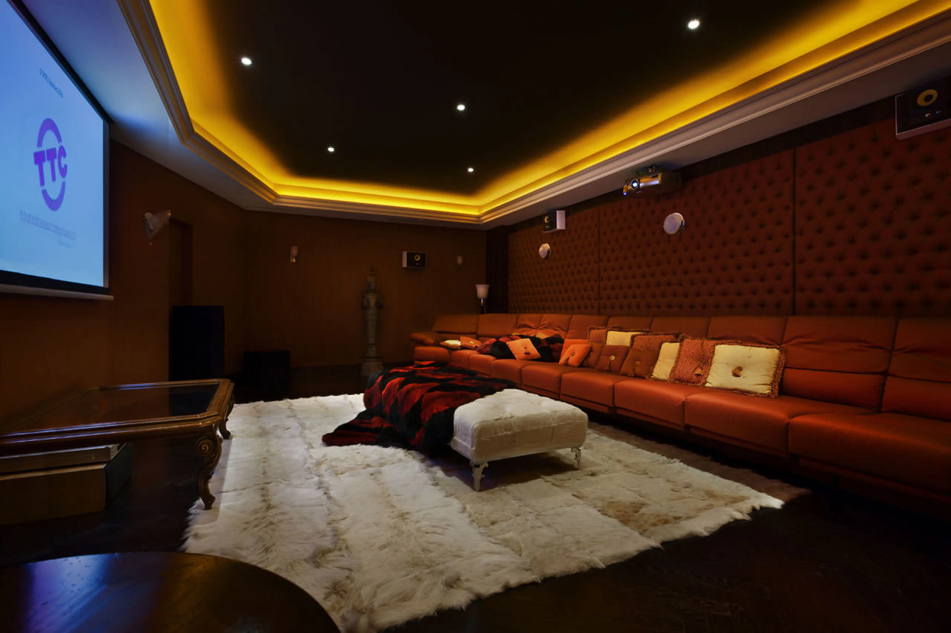 Cinema room in Chalet Truffe Blanche in Verbier