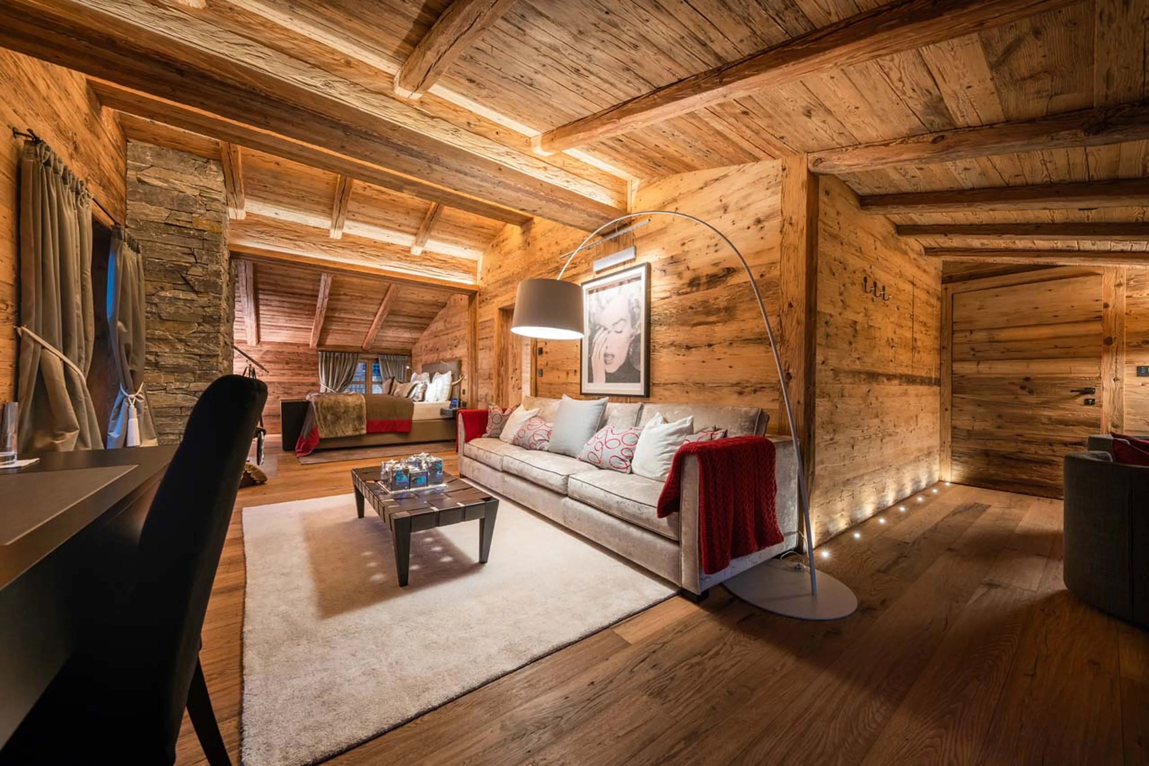 Master bedroom lounge at Chalet Uberhaus in Lech