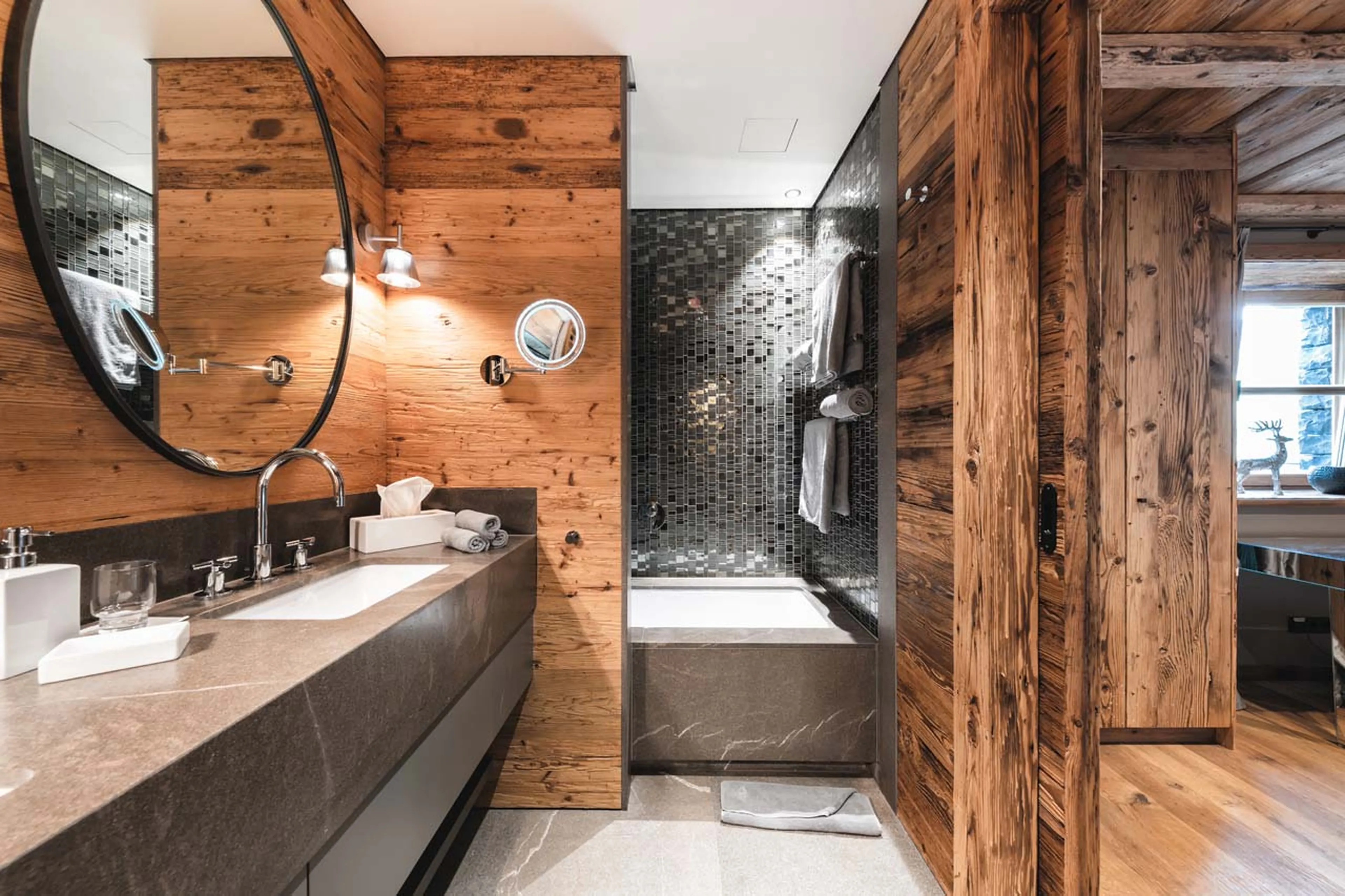 Bathroom three at Chalet Uberhaus in Lech