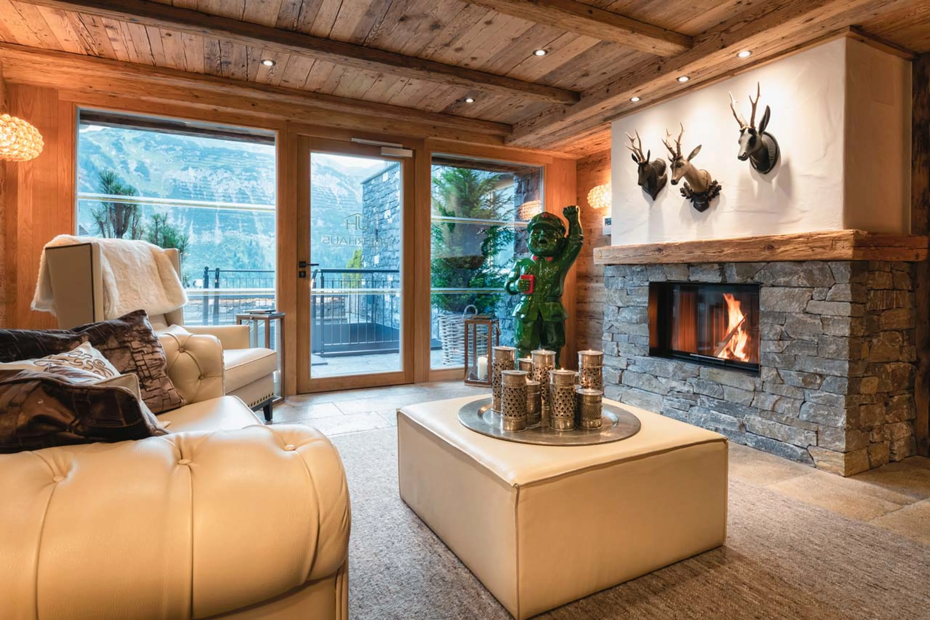 Entrance hall at Chalet Uberhaus in Lech