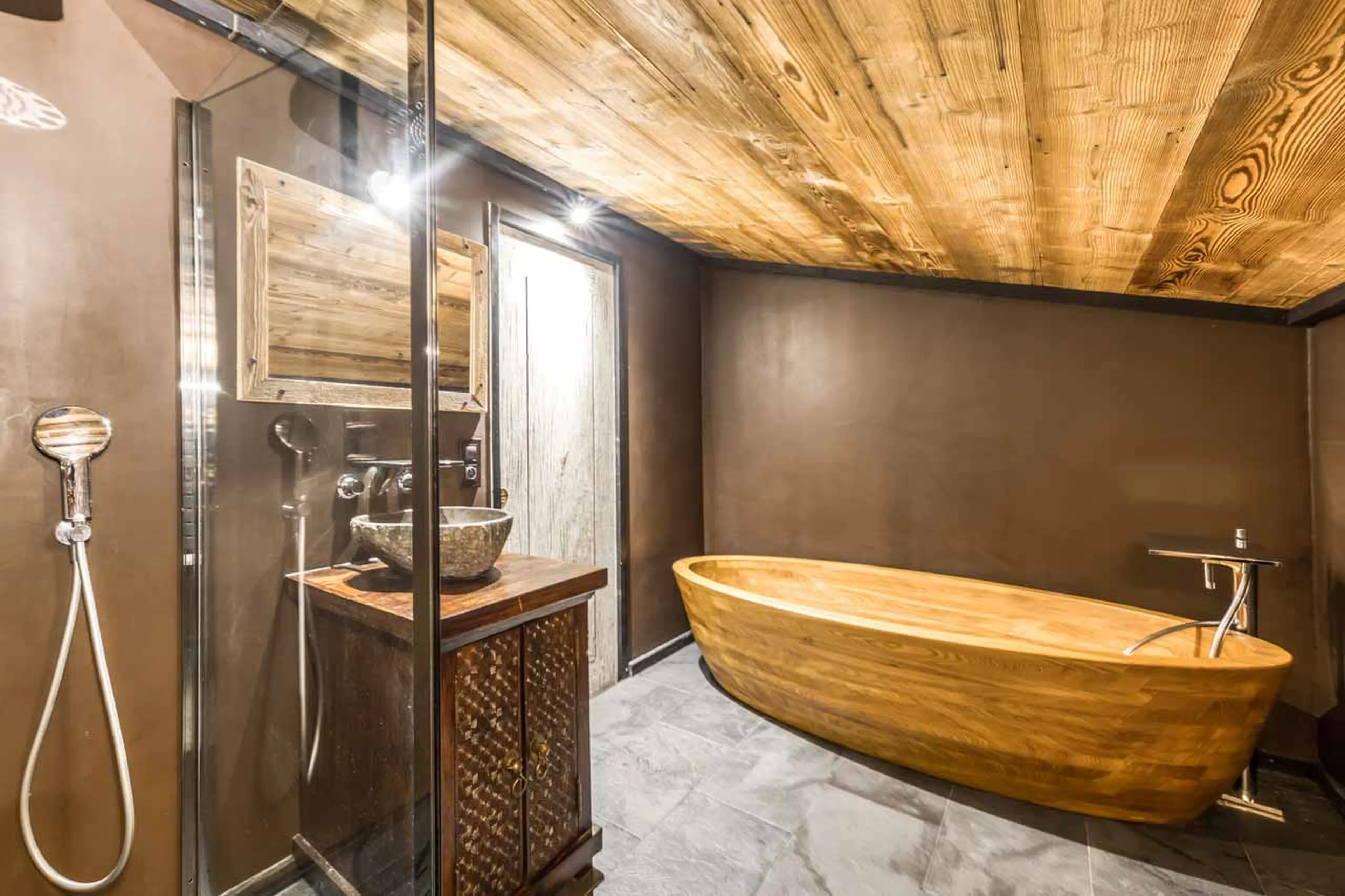 Bathroom one at Chalet Ubud in Tignes