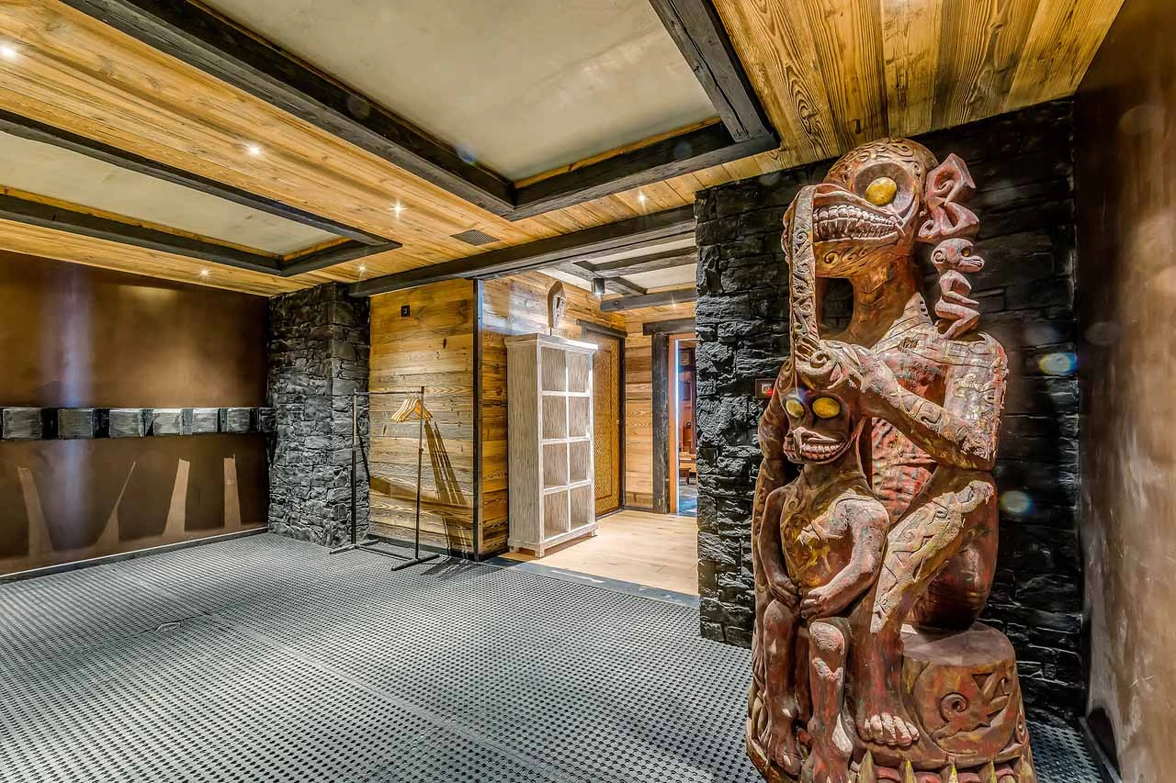 Ski room at Chalet Ubud in Tignes