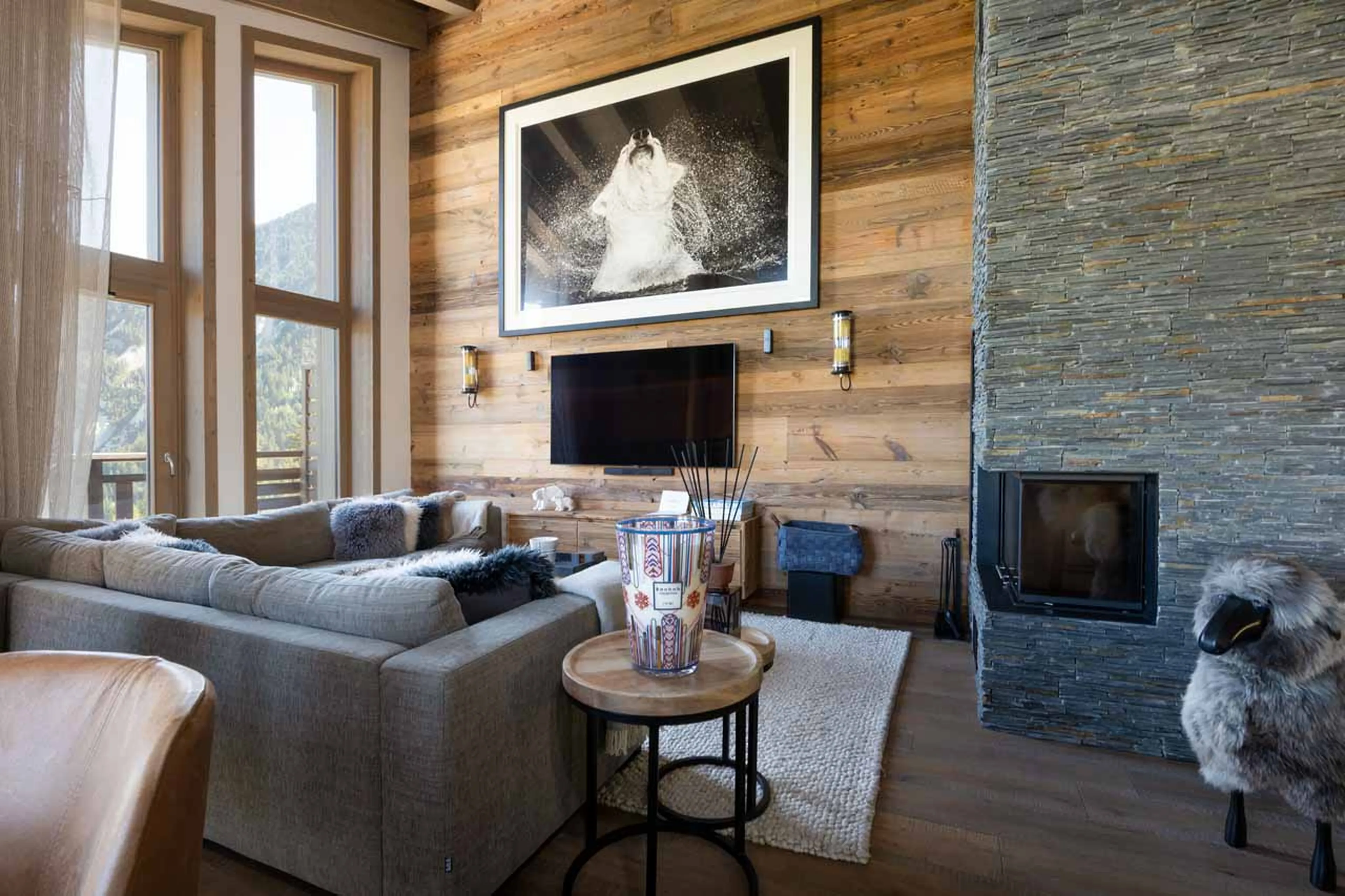 Living area sofas at Chalet Ursus in Courchevel 1650