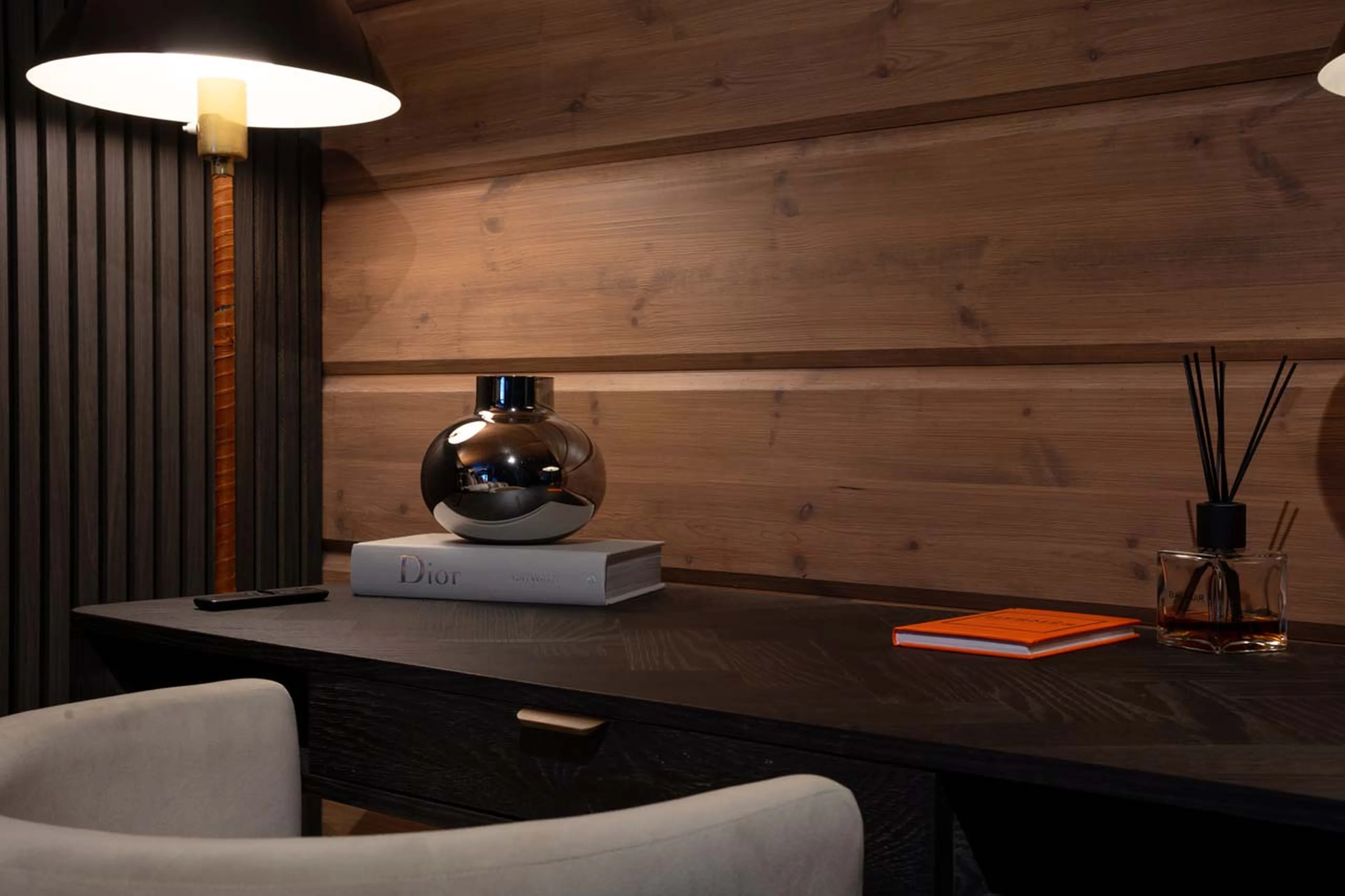 Desk in master suite of Chalet Utsu in Levi, Finland