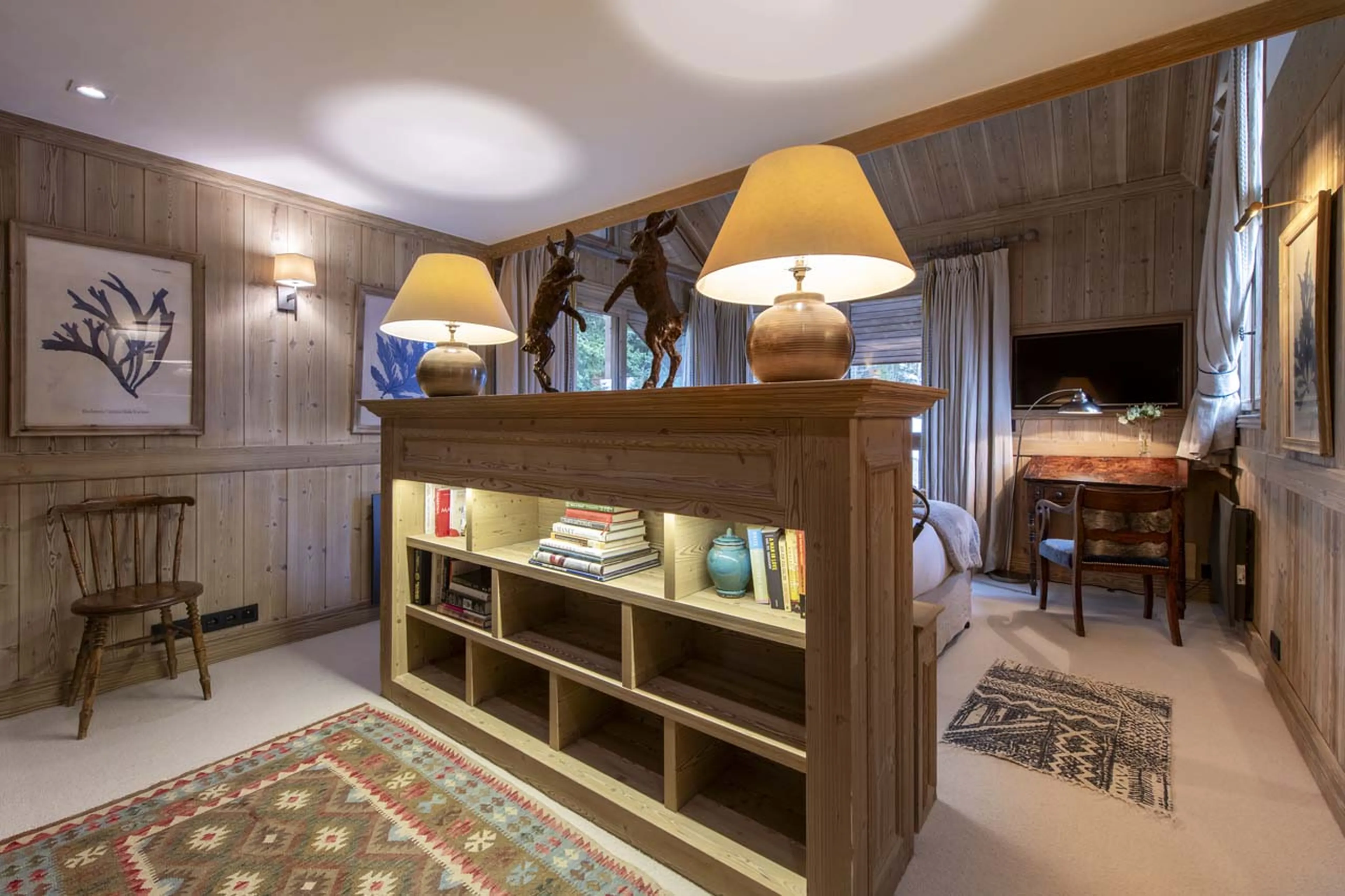 Bedroom with TV at Chalet Valentine in Meribel