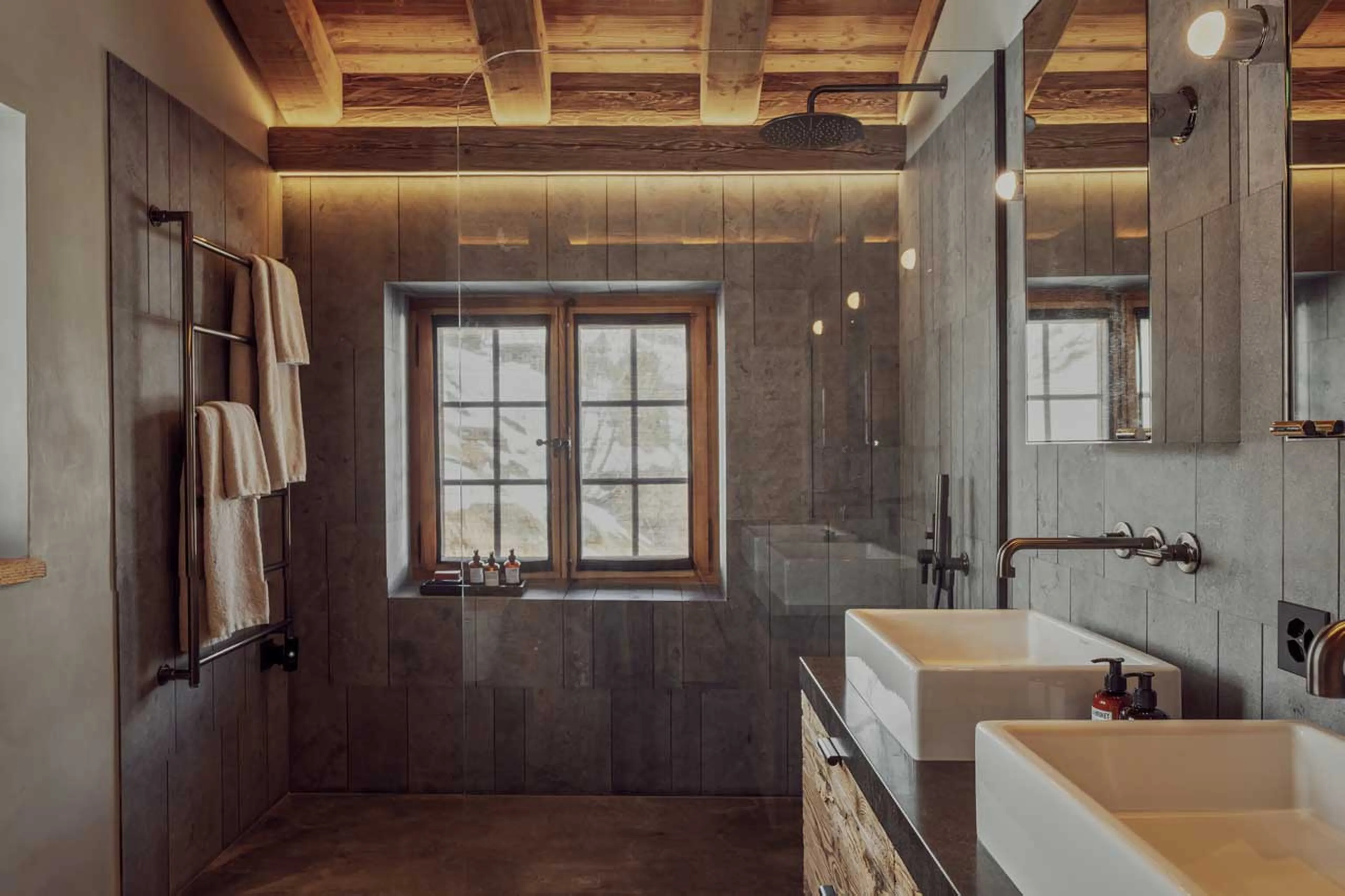 Bedroom 4 en-suite at Vallon D'Arbi in Verbier