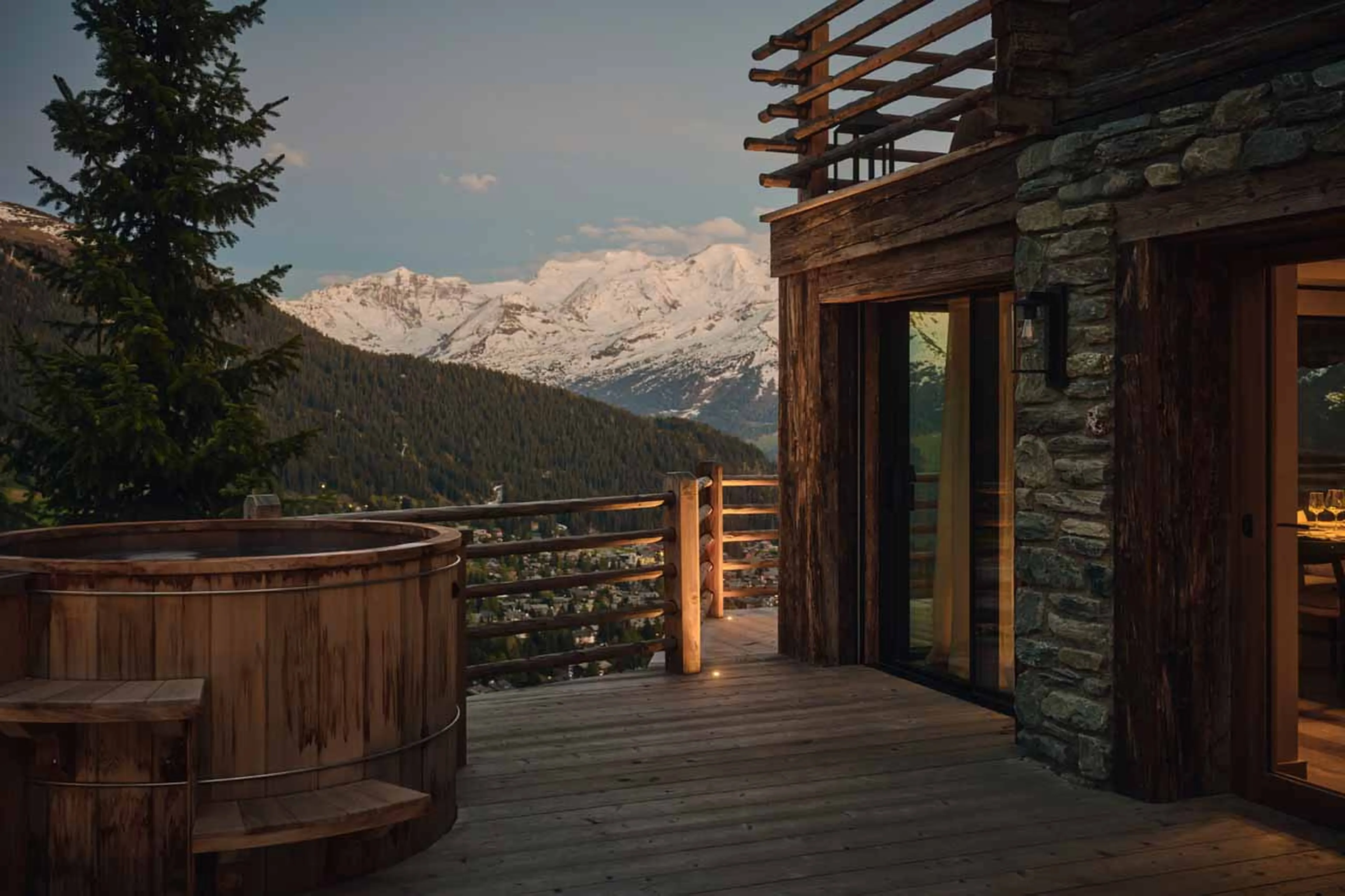 Outdoor hot tub at Vallon D'Arbi in Verbier