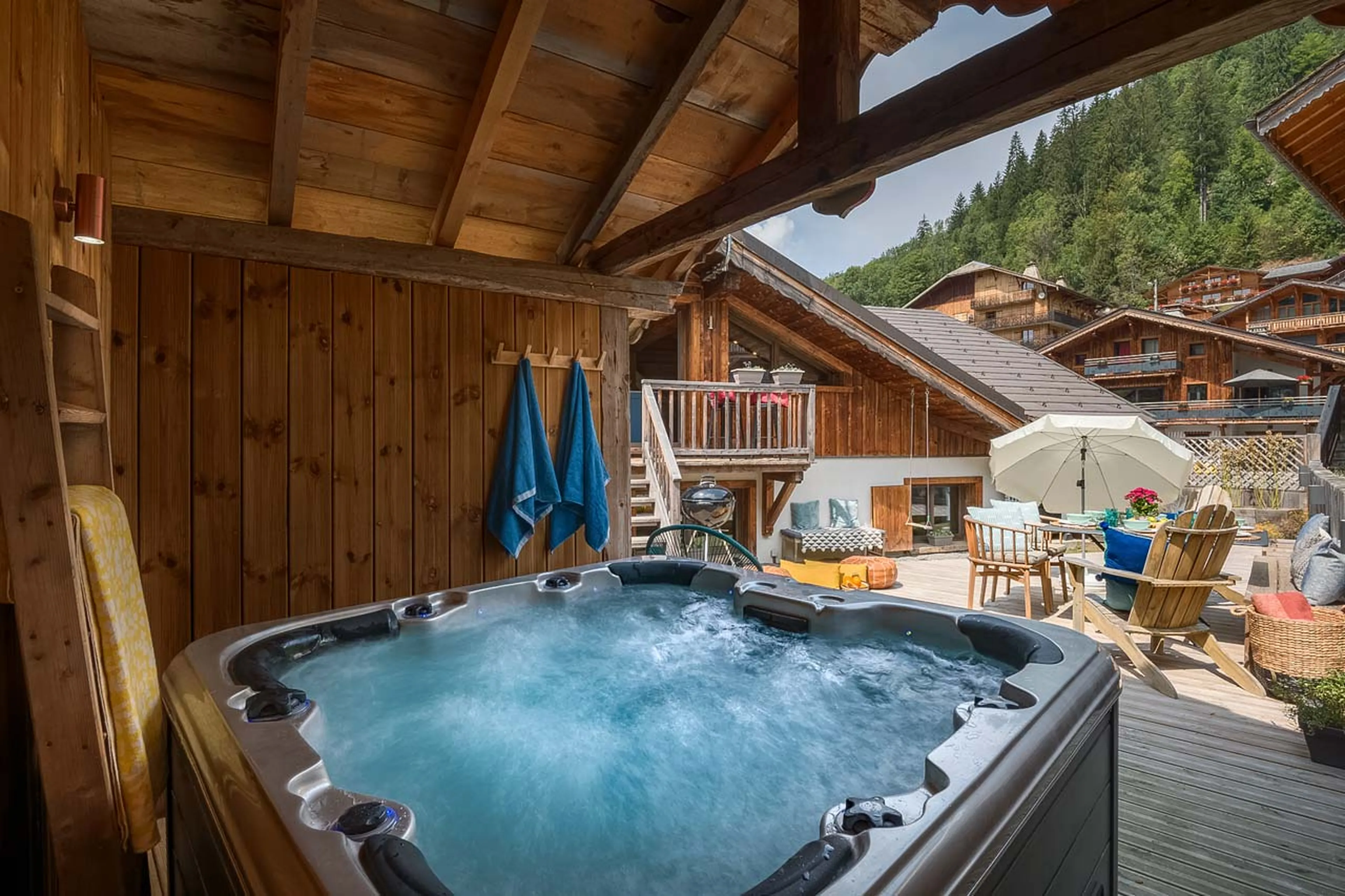 Outdoor hot tub at Chalet Vesper in Morzine